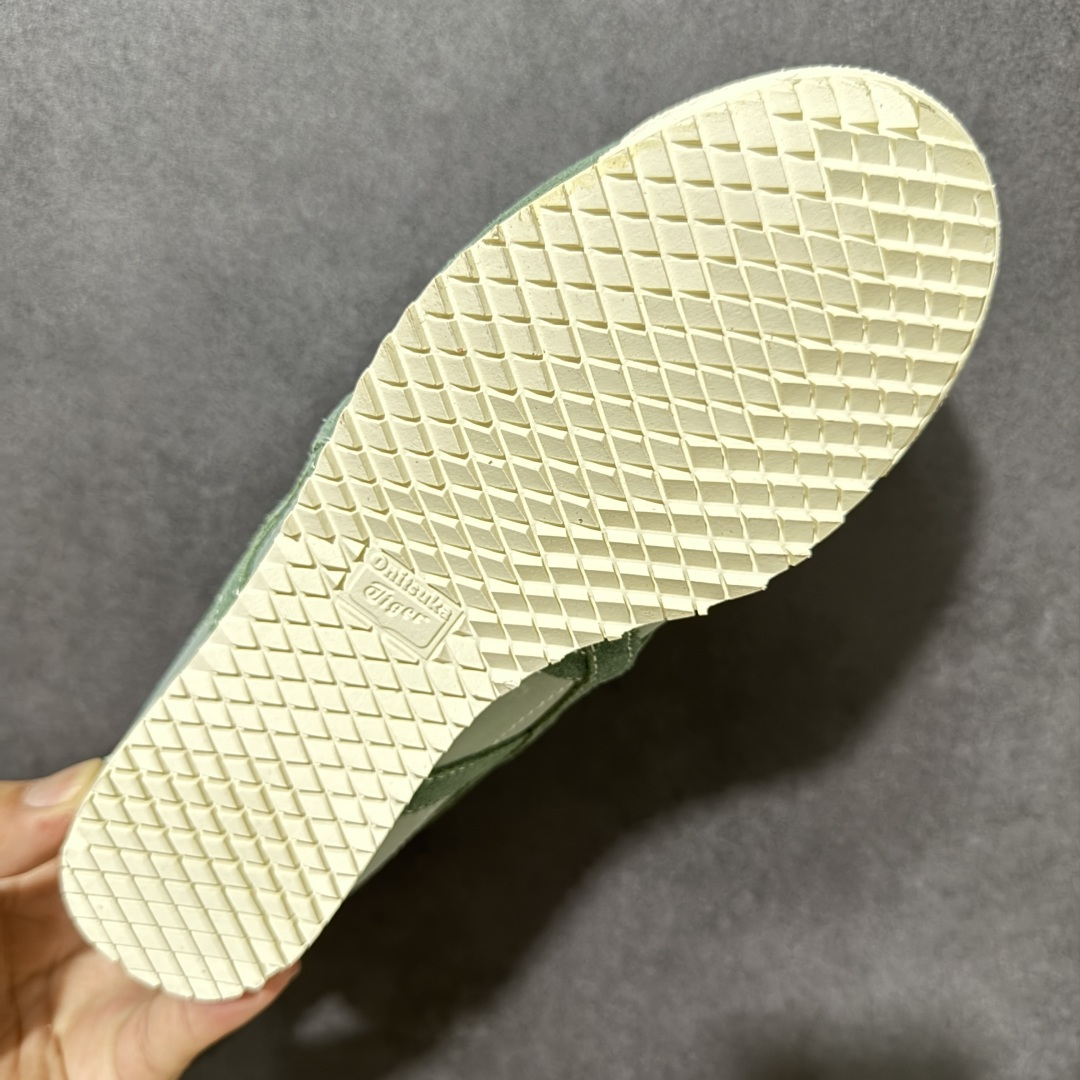 图片[9]-【公司级】Onitsuka Tiger Mexico 66 NM 阿斯克斯 鬼冢虎 鬼塚虎 低帮男女同款 舒适百搭防滑耐磨减震低邦运动德训鞋 Mexico 66运动鞋展现了60年代的复古外观，并带有现代风格，色彩和细节，使之焕然一新，凭借其传统外观和标志性设计效果，这款鞋由皮革制成，具有鞋跟交叉加固设计，凭借其传统外观和标志性的设计效果，Mexico 66型号为任何休闲装增添了永恒的风格。鬼冢虎在全球范围内收到热烈追捧，旗下的Mexicod 66系列，既舒适又时尚，让人无法抗拒。 货号：1183C176-800 尺码：35 36 37 37.5 38 39 39.5 40 40.5 41.5 42 42.5 43.5 44 44.5 45-选品中心