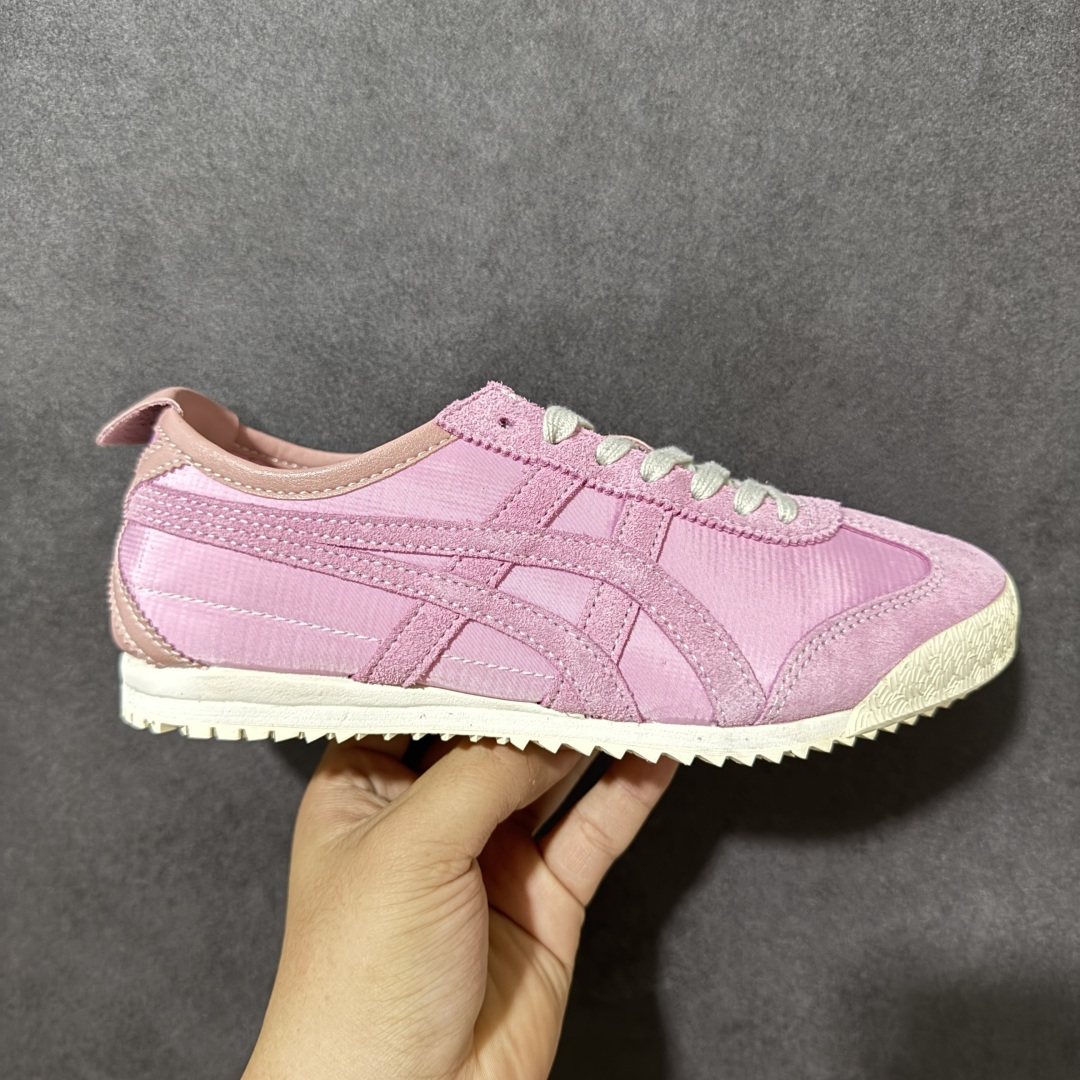 【公司级】Onitsuka Tiger Mexico 66 NM 阿斯克斯 鬼冢虎 鬼塚虎 低帮男女同款 舒适百搭防滑耐磨减震低邦运动德训鞋 Mexico 66运动鞋展现了60年代的复古外观,并带有现代风格,色彩和细节,使之焕然一新,凭借其传统外观和标志性设计效果,这款鞋由皮革制成,具有鞋跟交叉加固设计,凭借其传统外观和标志性的设计效果,Mexico 66型号为任何休闲装增添了永恒的风格。鬼冢虎在全球范围内收到热烈追捧,旗下的Mexicod 66系列,既舒适又时尚,让人无法抗拒。 货号:1183C176-700 尺码:35 36 37 37.5 38 39 39.5 40 40.5 41.5 42 42.5 43.5 44 44.5 45-选品中心