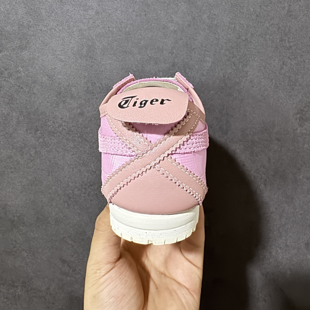 图片[4]-【公司级】Onitsuka Tiger Mexico 66 NM 阿斯克斯 鬼冢虎 鬼塚虎 低帮男女同款 舒适百搭防滑耐磨减震低邦运动德训鞋 Mexico 66运动鞋展现了60年代的复古外观，并带有现代风格，色彩和细节，使之焕然一新，凭借其传统外观和标志性设计效果，这款鞋由皮革制成，具有鞋跟交叉加固设计，凭借其传统外观和标志性的设计效果，Mexico 66型号为任何休闲装增添了永恒的风格。鬼冢虎在全球范围内收到热烈追捧，旗下的Mexicod 66系列，既舒适又时尚，让人无法抗拒。 货号：1183C176-700 尺码：35 36 37 37.5 38 39 39.5 40 40.5 41.5 42 42.5 43.5 44 44.5 45-选品中心