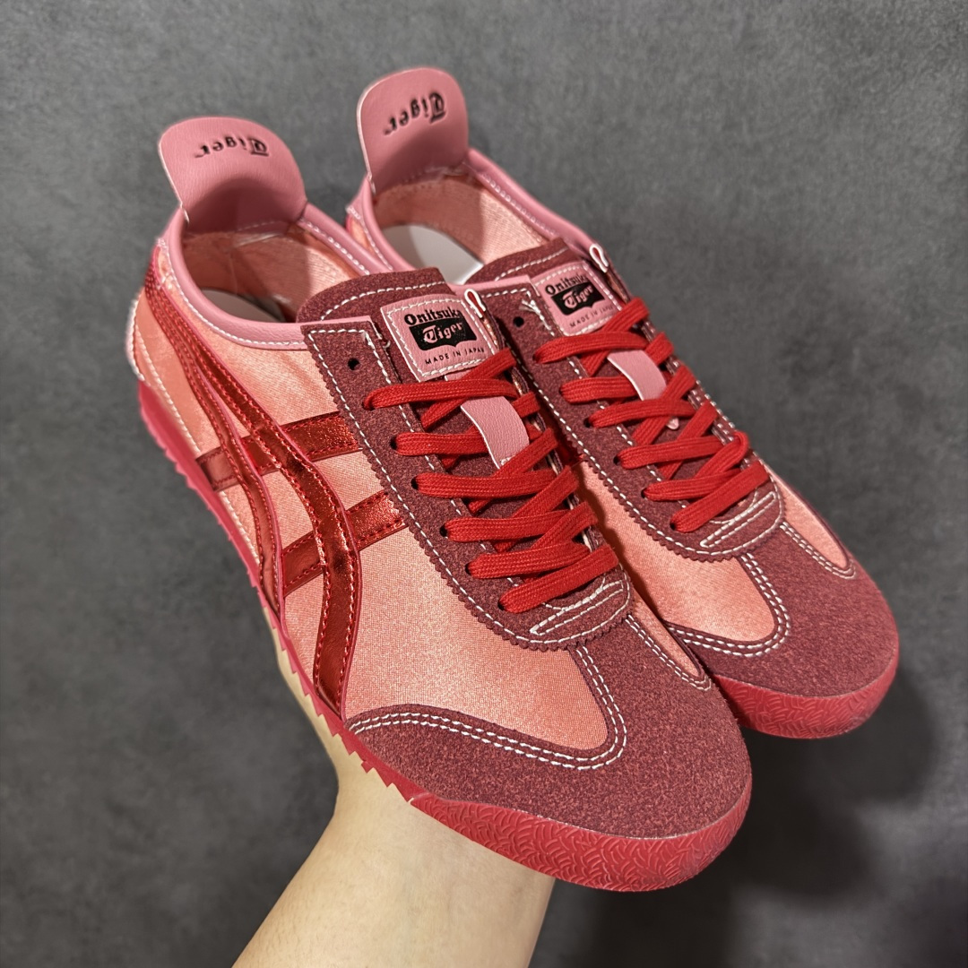 【公司级】Onitsuka Tiger Mexico 66 NM 阿斯克斯 鬼冢虎 鬼塚虎 低帮男女同款 舒适百搭防滑耐磨减震低邦运动德训鞋 Mexico 66运动鞋展现了60年代的复古外观,并带有现代风格,色彩和细节,使之焕然一新,凭借其传统外观和标志性设计效果,这款鞋由皮革制成,具有鞋跟交叉加固设计,凭借其传统外观和标志性的设计效果,Mexico 66型号为任何休闲装增添了永恒的风格。鬼冢虎在全球范围内收到热烈追捧,旗下的Mexicod 66系列,既舒适又时尚,让人无法抗拒。 货号:1183C176-020 尺码:35 36 37 37.5 38 39 39.5 40 40.5 41.5 42 42.5 43.5 44 44.5 45-选品中心