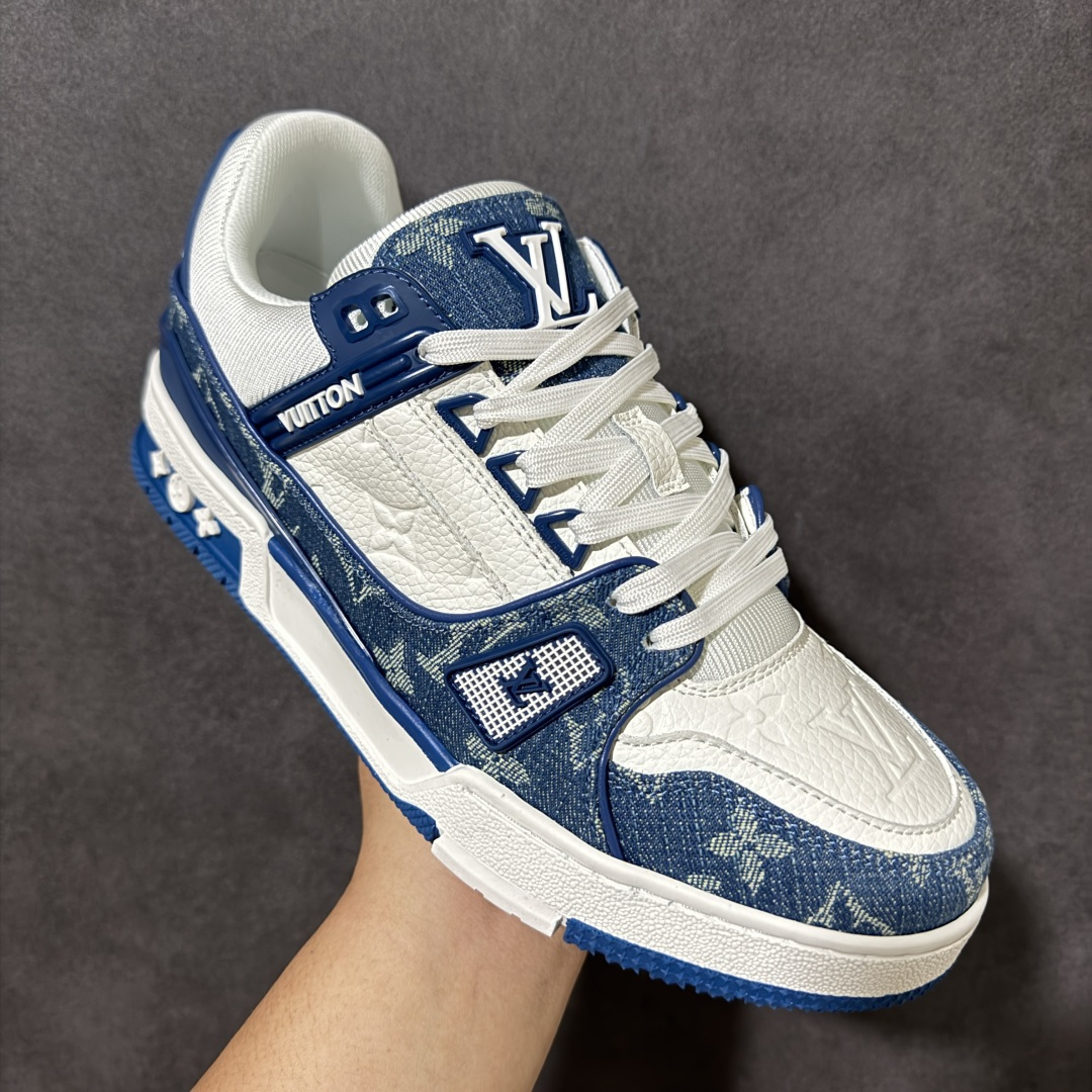 图片[3]-【OK版本】LV Trainer 白灰牛仔 双层飞机礼盒 中端品质 价格超值不杀猪 产 工厂长期补货 原版购入开发打造 超高还原度 空胶工艺 各细节到位 正确牛仔布料无色差 图案对版对位 细节 版型全都没毛病 正确鞋垫 中端零售 品质见实拍 无需过多文案赘述！ 尺码：35 36 37 38 39 40 41 42 43 44 45 46-选品中心