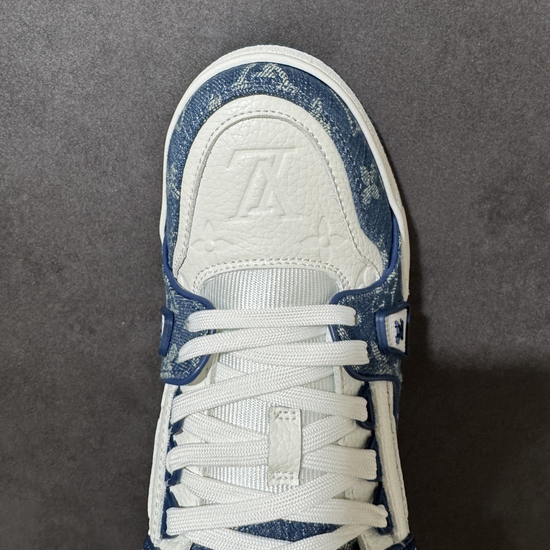 图片[5]-【OK版本】LV Trainer 白灰牛仔 双层飞机礼盒 中端品质 价格超值不杀猪 产 工厂长期补货 原版购入开发打造 超高还原度 空胶工艺 各细节到位 正确牛仔布料无色差 图案对版对位 细节 版型全都没毛病 正确鞋垫 中端零售 品质见实拍 无需过多文案赘述！ 尺码：35 36 37 38 39 40 41 42 43 44 45 46-选品中心
