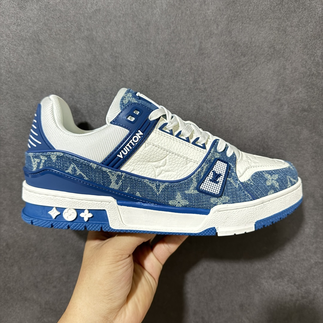 【OK版本】LV Trainer 白灰牛仔 双层飞机礼盒 中端品质 价格超值不杀猪 产 工厂长期补货 原版购入开发打造 超高还原度 空胶工艺 各细节到位 正确牛仔布料无色差 图案对版对位 细节 版型全都没毛病 正确鞋垫 中端零售 品质见实拍 无需过多文案赘述！ 尺码：35 36 37 38 39 40 41 42 43 44 45 46-选品中心