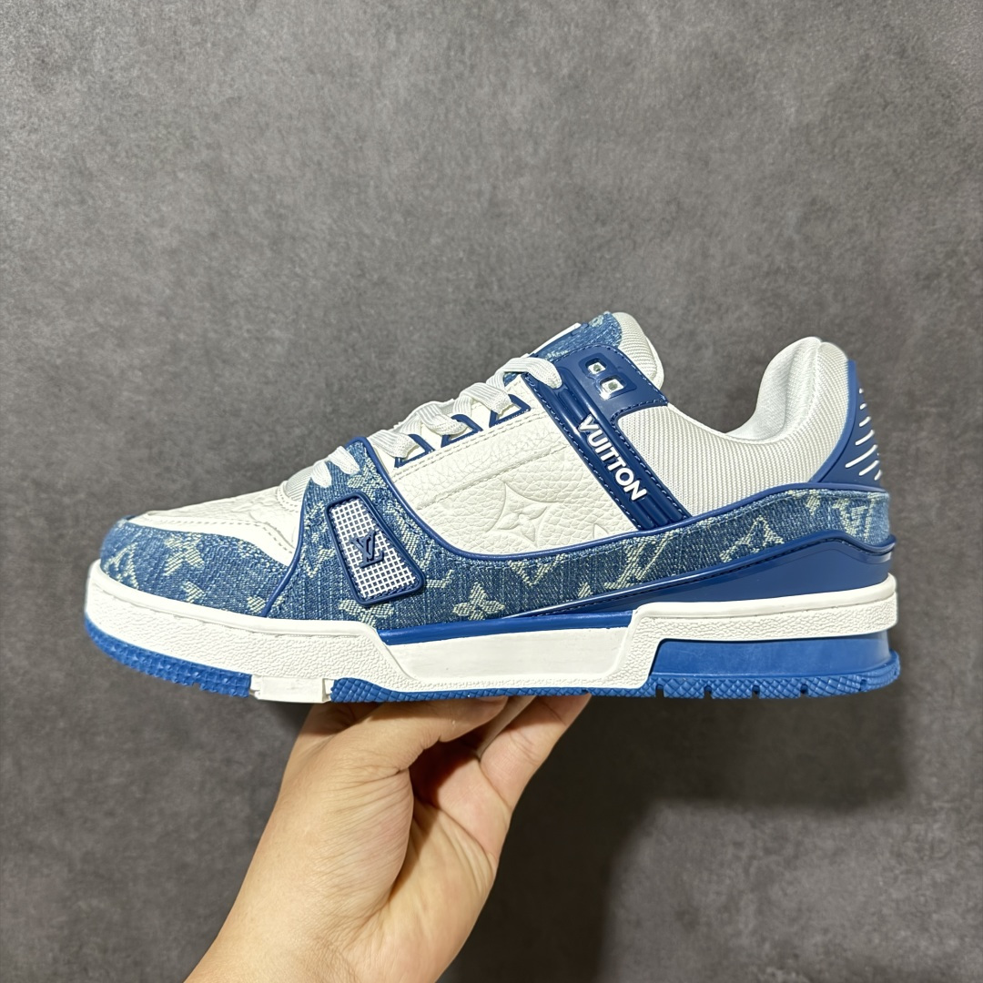 图片[2]-【OK版本】LV Trainer 白灰牛仔 双层飞机礼盒 中端品质 价格超值不杀猪 产 工厂长期补货 原版购入开发打造 超高还原度 空胶工艺 各细节到位 正确牛仔布料无色差 图案对版对位 细节 版型全都没毛病 正确鞋垫 中端零售 品质见实拍 无需过多文案赘述！ 尺码：35 36 37 38 39 40 41 42 43 44 45 46-选品中心