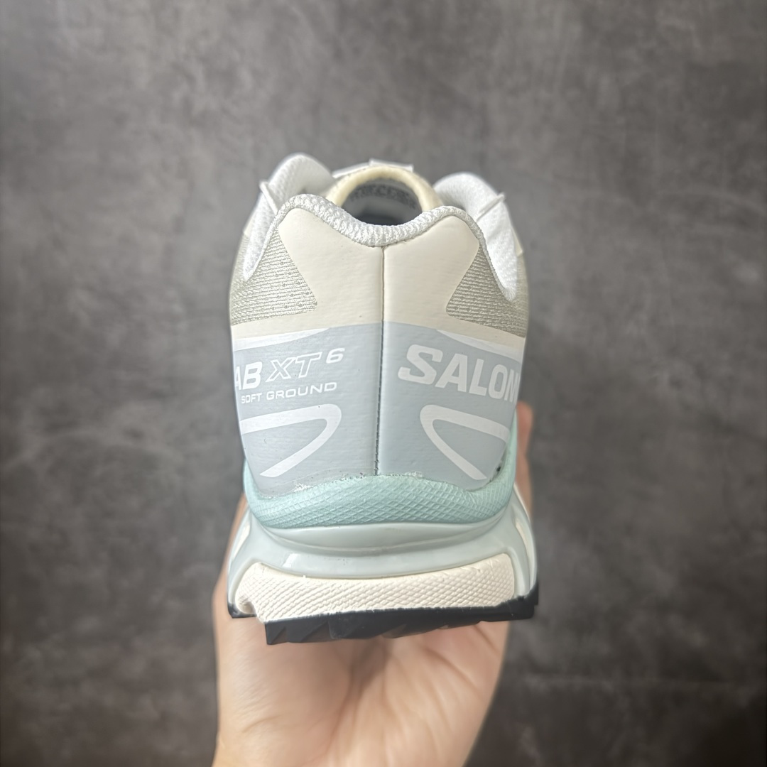 图片[4]-【小绿x版】 Salomon XT-6 Goodbai 新配色477385 萨洛蒙复古潮流户外机能登山跑鞋 纯原外贸平台特供订单 耗时半年巨作 全套原纸板楦头开发 原厂特供网布配套加持 确保原汁原味 完美呈现版型 原档数据独家私模五层组合大底 原装Ortholite轻量化鞋垫 中底布带钢印编号 原厂TPU锁扣 进口港宝加持 后跟自然饱满 还原公司包裹性 鞋面以“锯齿”状的包裹系统呈现 在基色底之下加入了各种色点缀 将公司的最新技术和时尚前卫的造型融入耐用的长跑款式中 鞋面由 TPU 薄膜制成 并焊接在高耐磨网眼上 使其既时尚又坚固 由 ACS底盘支撑 可增强稳定性和支撑力 以及由橡胶凸耳 Contragrip外底覆盖的 EVA 缓冲中底 旨在应对崎岖的地形 鞋舌上的彩色Salomon 标签、Quicklace 系统以及鞋头、鞋舌和鞋跟上的附加品牌使细节更加完美 让穿着者可以轻松驾驭户外与通勤下的任何运动生活场景 无缝鞋身户外随意纵横 颜值与脚感兼备 出街通勤 绝对非常吸睛 你值得拥有 尺码：36 36.5 37.5 38 38.5 39 40 40.5 41 42 42.5 43 44 44.5 45-选品中心