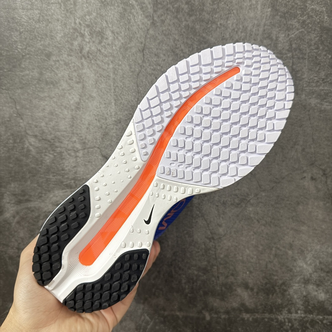 图片[9]-【纯原S版】Nike Pegasus Premium SE 舒适百搭减震防滑耐磨透气 低帮跑步鞋 简约又不失活力，上脚超吸睛。  它不仅颜值高，性能更是一绝！  全掌气垫科技，减震防滑超耐磨，每一步都能感受到强劲回弹，给双脚舒适支撑。  透气鞋面，跑步时双脚也能自由呼吸。    #独家原包 原底原料 开模打造  #原厂鞋标 高精密准度  #原楦原纸板开发 匹配原版98%以上  #后跟弧度 正确呈现  #原厂皮料 质感无敌  #皮料切割干净 无任何毛边 清洁度细节完美  货号：HQ2592-400 尺码：35.5-46-选品中心