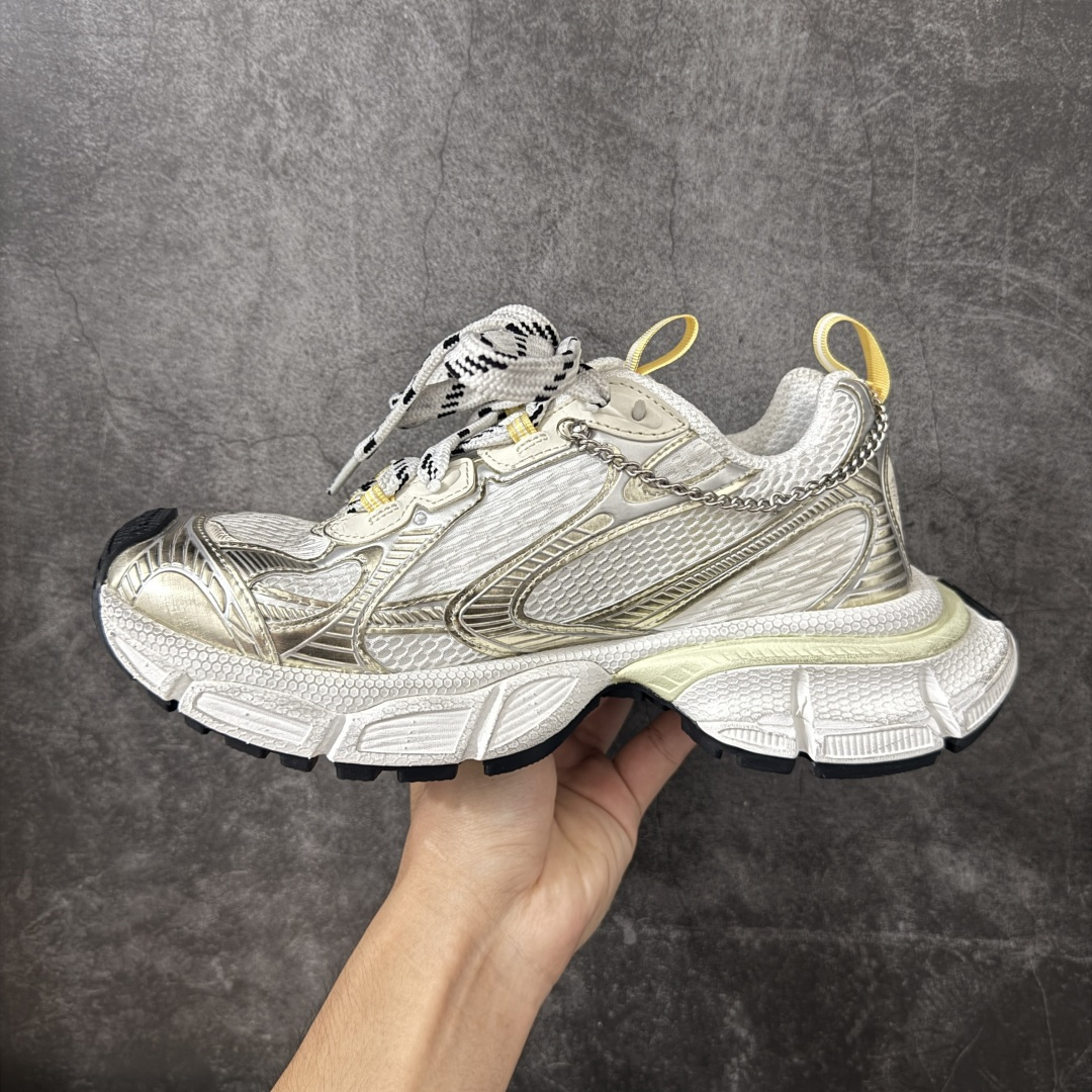 图片[2]-【XA版本】BALENCIAGA 3XL Sneakers 链扣配饰 巴黎世家十代网布系带低帮走秀复古老爹鞋 全套原纸板楦头开发 最原汁原味的灵魂版型 全鞋荧光划线卡点 胶水把控整洁度追求极致完美 每一双都是工艺品 多重QC质检 超越公司货的品控标准 实实在在的免检产品 原盒原配 正确字体电绣 粗细、位置、大小正确 侧边TPU 透气孔匹配意产原版 正确分离大底 TPU软底 原版一致大底LOGO 立体感十足 原厂皮料水洗做旧 采购原厂网纱 不含皮革 网布材料和聚氨酯 磨损效果 鞋头边缘和后帮 Balenciaga 徽标 鞋面和后跟凸印尺码 鞋舌 3XL 橡胶品牌标识和反光细节 鞋帮拉袢和鞋舌拉祥 配反光细节 备用鞋带在鞋履前侧 可在穿着前取下 便于不同造型搭配 偏大一码 尺码：35-46-选品中心