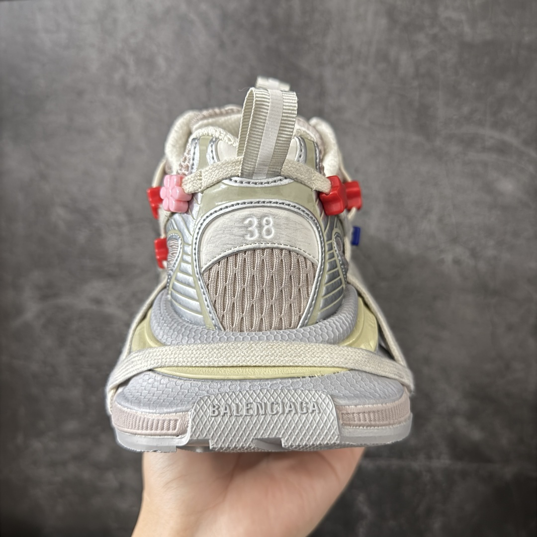 图片[4]-【OK版本】Balenciaga 巴黎3XL 蜘蛛侠绑带 配饰款 Balenciaga巴黎世家 24ss 绑带做旧款 巴黎十代网眼潮流百搭低帮老爹鞋 慢工出细活 出货即最强 皮料钢丝纹高频工艺 整体鞋面及大底做旧 细节各个方面均无可挑剔 尺码：35-46 偏大一码 建议比正常运动鞋买小一号-选品中心