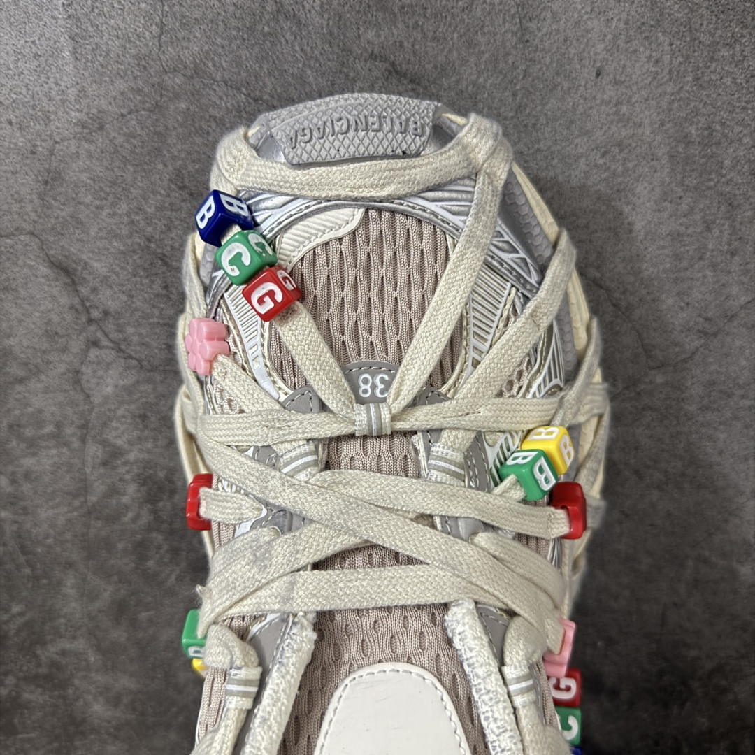 图片[5]-【OK版本】Balenciaga 巴黎3XL 蜘蛛侠绑带 配饰款 Balenciaga巴黎世家 24ss 绑带做旧款 巴黎十代网眼潮流百搭低帮老爹鞋 慢工出细活 出货即最强 皮料钢丝纹高频工艺 整体鞋面及大底做旧 细节各个方面均无可挑剔 尺码：35-46 偏大一码 建议比正常运动鞋买小一号-选品中心