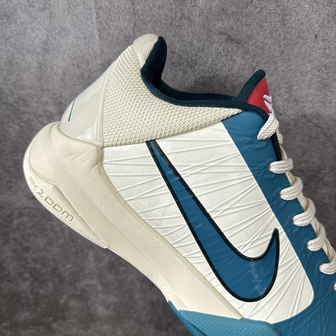 图片[7]-【CK纯原版】Nike Zoom Kobe V Protro 科比5代 男子实战篮球鞋 IZ1852-100 鞋垫升级配备超厚PHYLON中底 前后掌部位搭载Zoom气垫单元 塑料碳纤维支撑中板 KOBE VII体系的速度模块配备了 PHYLON 中底和在前后掌部位的 Zoom气垫单元，提供快速响应的缓冲。同时，采用低帮弹力鞋口设计，使鞋子能够紧贴脚踝提供更好的支撑。速度模块采用贴合脚面的舒适包裹设计，摒弃传统的鞋舌和鞋内套，使球鞋更加轻质。 尺码：40-47.5-选品中心