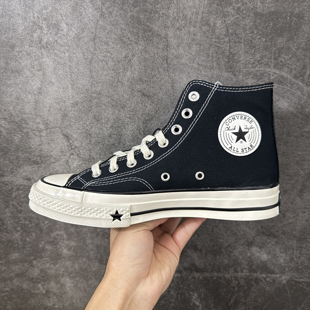图片[2]-【虎扑2.0小头版】 Converse CHUCK 70 X 匡威1970s 舒适运动 高帮 帆布鞋 男女同款 黑色 A24225C 全新开发 不仅仅为小鞋头 细节 材料 做工 全方位升级 经典永不过时 十年老厂出品 平台正品订单 超稳定的品控清洁度 全套原厂材料配置 原厂硫化工艺 油性扁平尖头 原厂楦头纸板数据 一体化超软蓝底加持 超软EVA鞋垫 后掌灰色缓震胶 脚感一比一还原 耐磨橡胶大底 越南产内外标 原盒黑色吊牌 超高清洁度 随意冲正 如有更好白送 尺码：35 36 36.5 37 37.5 38 39 39.5 40 41 41.5 42 42.5 43 44-选品中心