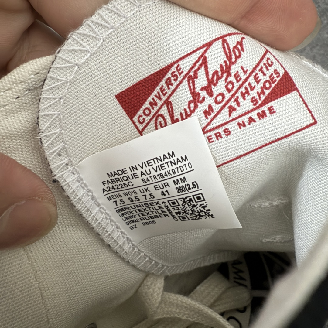 图片[6]-【虎扑2.0小头版】 Converse CHUCK 70 X 匡威1970s 舒适运动 高帮 帆布鞋 男女同款 黑色 A24225C 全新开发 不仅仅为小鞋头 细节 材料 做工 全方位升级 经典永不过时 十年老厂出品 平台正品订单 超稳定的品控清洁度 全套原厂材料配置 原厂硫化工艺 油性扁平尖头 原厂楦头纸板数据 一体化超软蓝底加持 超软EVA鞋垫 后掌灰色缓震胶 脚感一比一还原 耐磨橡胶大底 越南产内外标 原盒黑色吊牌 超高清洁度 随意冲正 如有更好白送 尺码：35 36 36.5 37 37.5 38 39 39.5 40 41 41.5 42 42.5 43 44-选品中心