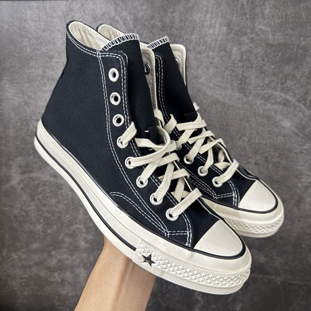 【虎扑2.0小头版】 Converse CHUCK 70 X 匡威1970s 舒适运动 高帮 帆布鞋 男女同款 黑色 A24225C 全新开发 不仅仅为小鞋头 细节 材料 做工 全方位升级 经典永不过时 十年老厂出品 平台正品订单 超稳定的品控清洁度 全套原厂材料配置 原厂硫化工艺 油性扁平尖头 原厂楦头纸板数据 一体化超软蓝底加持 超软EVA鞋垫 后掌灰色缓震胶 脚感一比一还原 耐磨橡胶大底 越南产内外标 原盒黑色吊牌 超高清洁度 随意冲正 如有更好白送 尺码：35 36 36.5 37 37.5 38 39 39.5 40 41 41.5 42 42.5 43 44-选品中心
