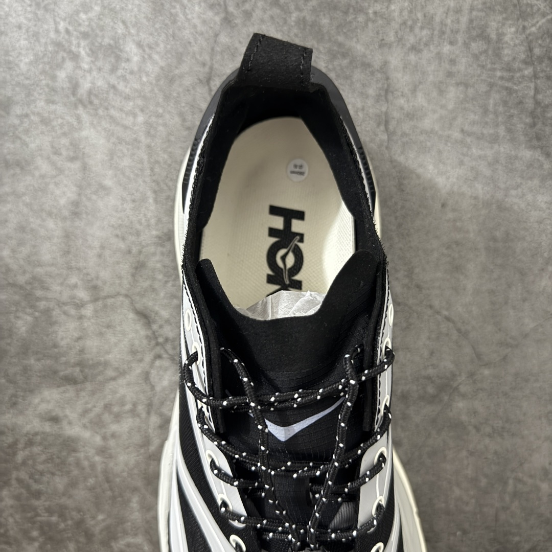 图片[8]-【纯原H版】HOKA ONE ONE Stinson 7 ATR 斯廷森7代系列低帮全地形厚底轻量运动越野跑鞋 HOKA ONE ONE总是以独特的方式 Stinson ATR 主打整个HOKA系列中最出色最厚中底设计 堪称名副其实的“减震王” 这一款多功能全地形跑鞋采用以废旧塑料制成的尤尼菲 Reprieve再生面料 比其前代产品的重量更轻、稳定性更高 与鞋带一体化设计的全新孔眼可提供独立的支撑 精心打磨的后跟鞋口圈可带来松软契合的舒适脚感 而紧密分布的凸耳则可以确保绝佳的稳定性 尺码：36 36.5 37.5 38 38.5 39 40 40.5 41 42 42.5 43 44 44.5 45-选品中心