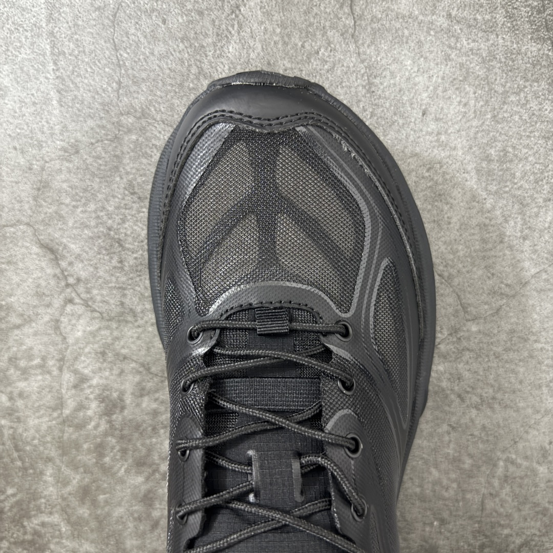 图片[5]-【纯原H版】HOKA ONE ONE Stinson 7 ATR 斯廷森7代系列低帮全地形厚底轻量运动越野跑鞋 HOKA ONE ONE总是以独特的方式 Stinson ATR 主打整个HOKA系列中最出色最厚中底设计 堪称名副其实的“减震王” 这一款多功能全地形跑鞋采用以废旧塑料制成的尤尼菲 Reprieve再生面料 比其前代产品的重量更轻、稳定性更高 与鞋带一体化设计的全新孔眼可提供独立的支撑 精心打磨的后跟鞋口圈可带来松软契合的舒适脚感 而紧密分布的凸耳则可以确保绝佳的稳定性 尺码：36 36.5 37.5 38 38.5 39 40 40.5 41 42 42.5 43 44 44.5 45-选品中心