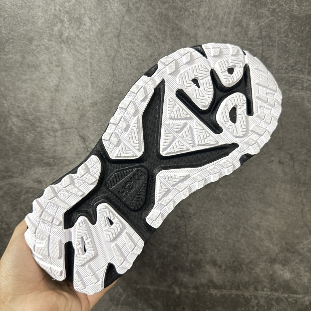 图片[9]-【纯原H版】HOKA ONE ONE Stinson 7 ATR 斯廷森7代系列低帮全地形厚底轻量运动越野跑鞋 HOKA ONE ONE总是以独特的方式 Stinson ATR 主打整个HOKA系列中最出色最厚中底设计 堪称名副其实的“减震王” 这一款多功能全地形跑鞋采用以废旧塑料制成的尤尼菲 Reprieve再生面料 比其前代产品的重量更轻、稳定性更高 与鞋带一体化设计的全新孔眼可提供独立的支撑 精心打磨的后跟鞋口圈可带来松软契合的舒适脚感 而紧密分布的凸耳则可以确保绝佳的稳定性 尺码：36 36.5 37.5 38 38.5 39 40 40.5 41 42 42.5 43 44 44.5 45-选品中心