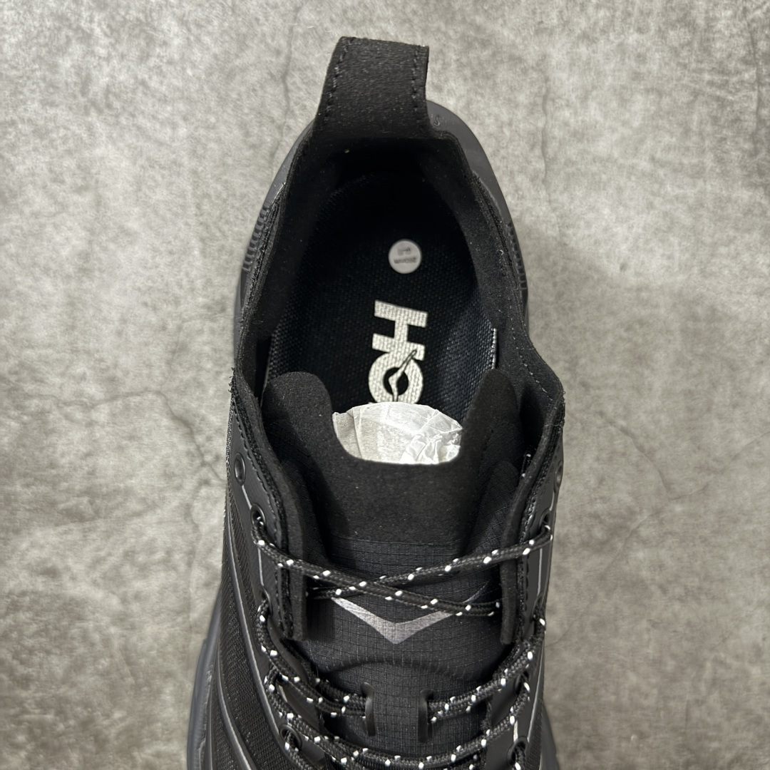图片[8]-【纯原H版】HOKA ONE ONE Stinson 7 ATR 斯廷森7代系列低帮全地形厚底轻量运动越野跑鞋 HOKA ONE ONE总是以独特的方式 Stinson ATR 主打整个HOKA系列中最出色最厚中底设计 堪称名副其实的“减震王” 这一款多功能全地形跑鞋采用以废旧塑料制成的尤尼菲 Reprieve再生面料 比其前代产品的重量更轻、稳定性更高 与鞋带一体化设计的全新孔眼可提供独立的支撑 精心打磨的后跟鞋口圈可带来松软契合的舒适脚感 而紧密分布的凸耳则可以确保绝佳的稳定性 尺码：36 36.5 37.5 38 38.5 39 40 40.5 41 42 42.5 43 44 44.5 45-选品中心