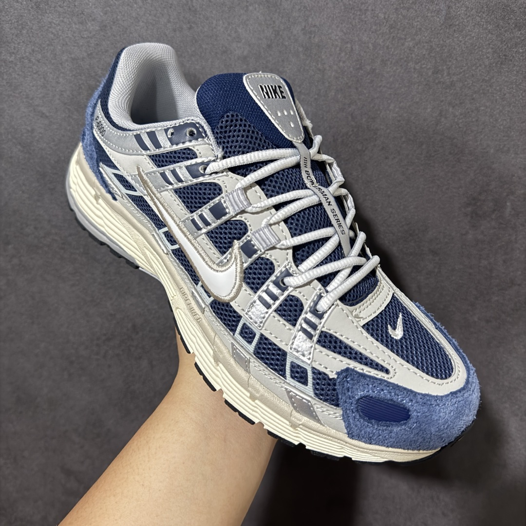 图片[3]-【公司级】Nike P-6000 复古休闲 耐克 低帮休闲城市通勤跑步鞋 采用透气网眼布搭配皮革和合成材质覆面 再现早期鞋款外观 活力配色打造时尚外观和运动美学 结合泡棉缓震配置 缔造非凡舒适的日常穿着体验 皮革织物与合成材质组合鞋面 打造舒适支撑效果 货号：IU7549-400 尺码：36 36.5 37.5 38 38.5 39 40 40.5 41 42 42.5 43 44 45-选品中心