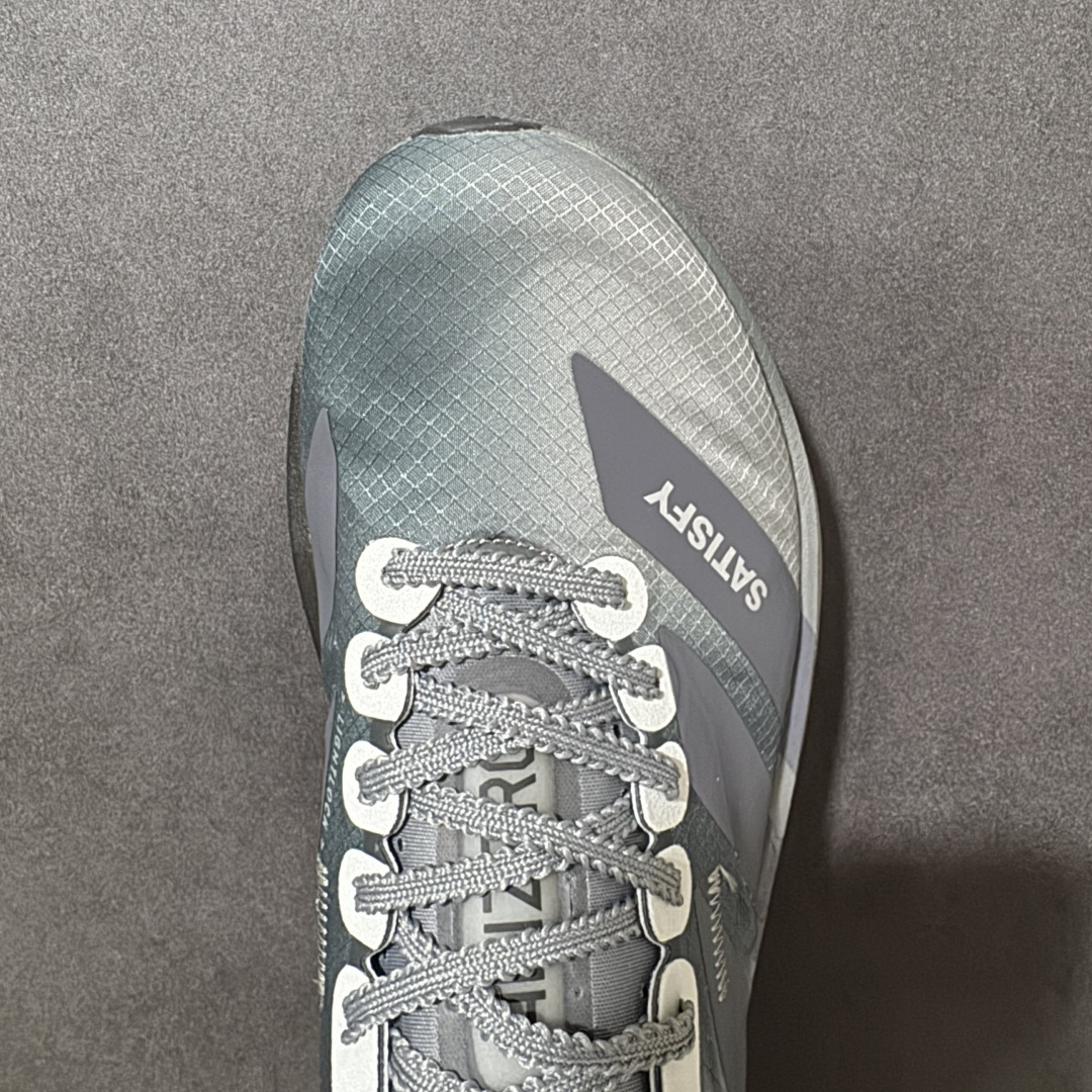 图片[5]-【公司级】Adidas Adizero Adios PRO 4M 阿迪超轻透气缓震跑鞋 真碳版本 整体外观造型与adiZero Adios Pro EVO 1非常相似 中底配置方面搭载全掌Lightstrike Pro 鞋面采用透气网面示人 契合日常训练鞋的定位 更加耐用 外底给到了马牌橡胶 及上代竞速旗舰adidas Adizero Adios Pro 3区域分布 货号： KH8439 尺码：36 36.5 37 38 38.5 39 40 40.5 41 42 42.5 43 44 44.5 45 46-选品中心