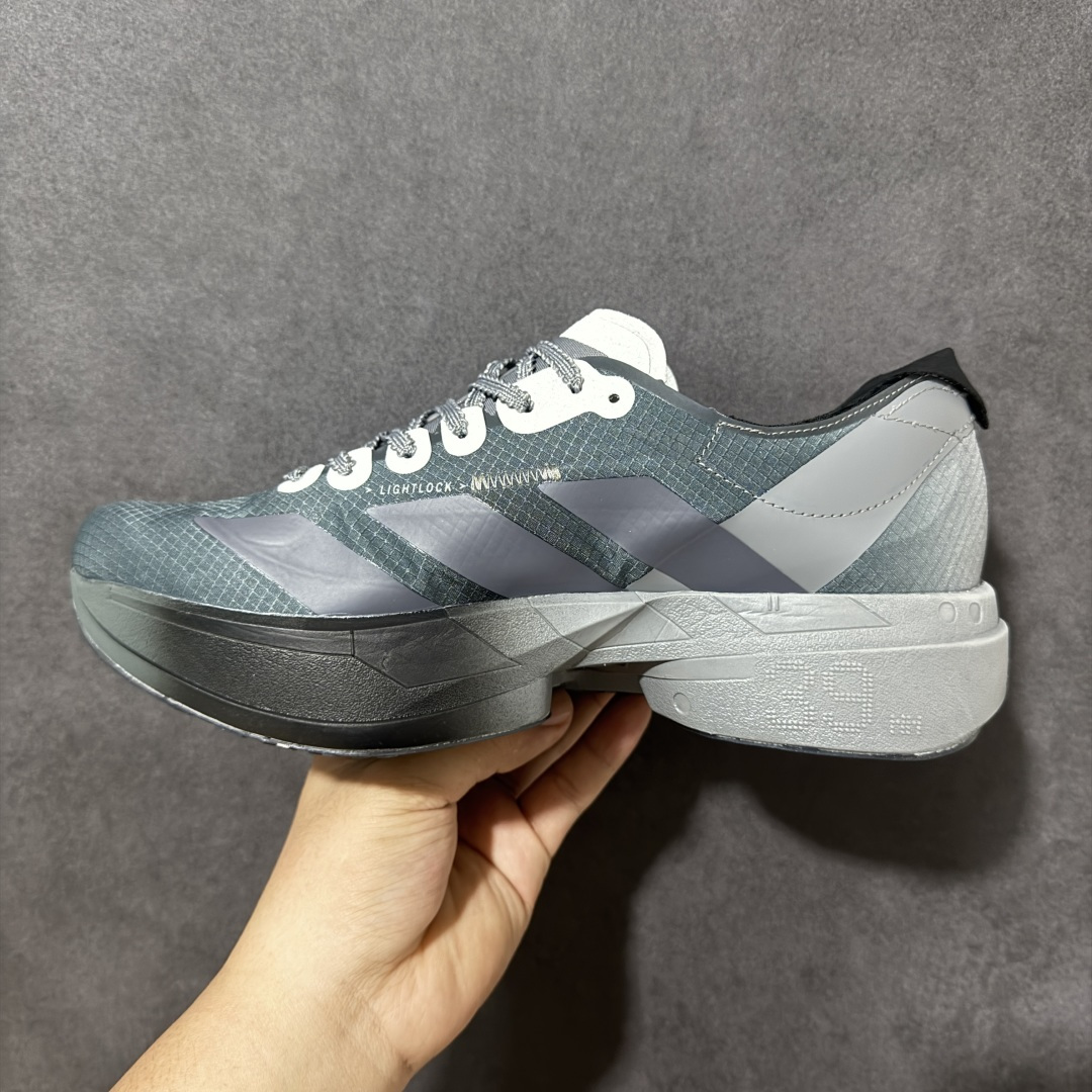 图片[2]-【公司级】Adidas Adizero Adios PRO 4M 阿迪超轻透气缓震跑鞋 真碳版本 整体外观造型与adiZero Adios Pro EVO 1非常相似 中底配置方面搭载全掌Lightstrike Pro 鞋面采用透气网面示人 契合日常训练鞋的定位 更加耐用 外底给到了马牌橡胶 及上代竞速旗舰adidas Adizero Adios Pro 3区域分布 货号： KH8439 尺码：36 36.5 37 38 38.5 39 40 40.5 41 42 42.5 43 44 44.5 45 46-选品中心