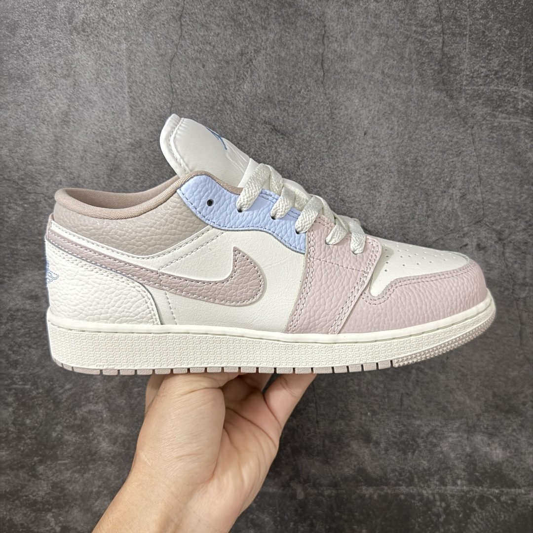 【DT纯原】Air Jordan Low AJ1 乔1马卡龙色 低帮文化休闲运动板鞋 IV3219-161 市面中低帮最具代表性版本没有之一 口碑大厂出品 品控大底版型不断改良更新 全套原纸板楦头开发 确保原汁原味 完美呈现版型 完美零毛边处理 原厂内置全掌气垫 价格定位良心 平台专用代工流水线出品 一眼公司既视感 拿到手的一瞬间就与众不同 碾压市面所有版本 全部原鞋开发 每一个配色都会采购原鞋确认细节 打破市面看图做货无好货之说 尺码:35.5-40-选品中心