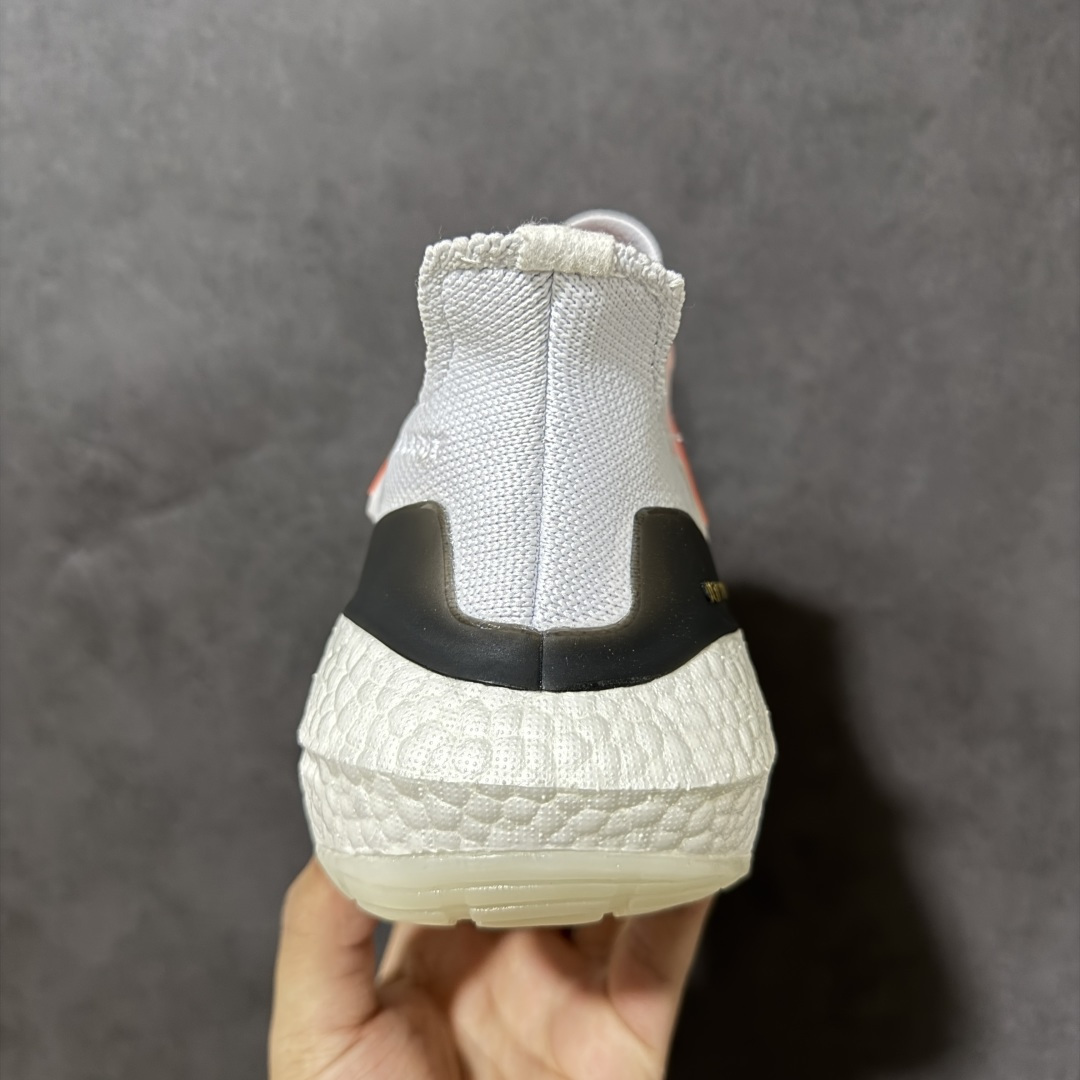 阿迪达斯Adidas Ultraboost UB21全掌爆米花休闲运动跑鞋 采用网材搭配反光皮革鞋面 配