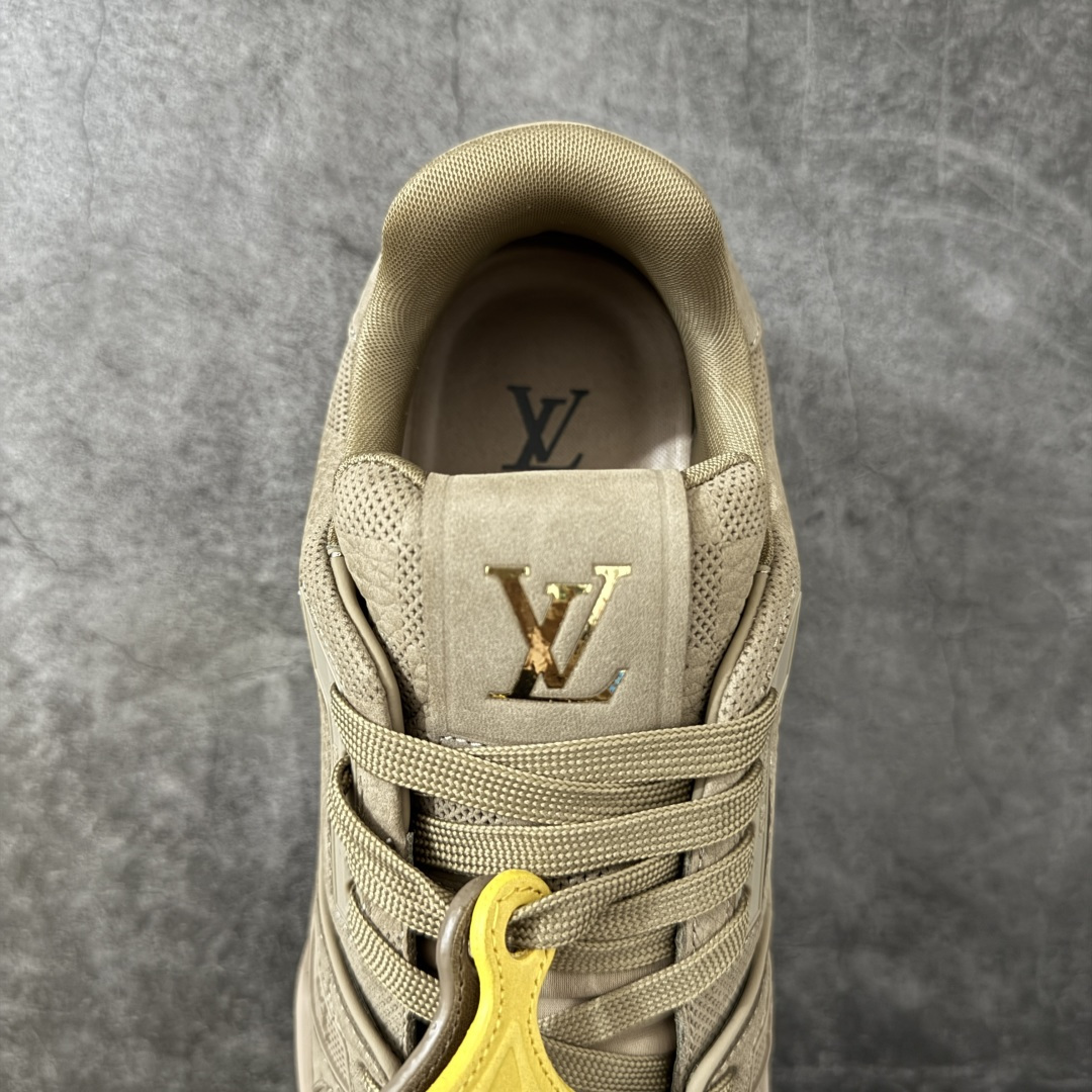 图片[8]-【佛山顶级超A版】Louis Vuitton LV Trainer系列 卡其吊牌 仓库现货 当天可取 私人订单 专柜混卖零售专供 所有配色均为购买原版复刻 整体版型 皮料 市场独一无二 后跟版型都可以自行对比[机智]吊打市场所有货 怒甩十条街，欢迎拿市场各大工厂的货来对比！ 鞋舌烫金超正 压印程度秒杀市面90%以上的高端货 新配色陆续开发出货 尺码：39-45-选品中心
