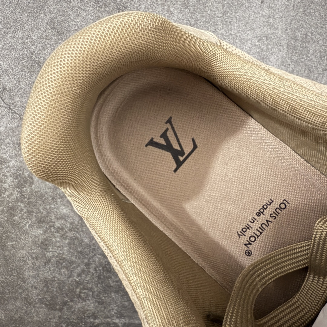 图片[10]-【佛山顶级超A版】Louis Vuitton LV Trainer系列 卡其吊牌 仓库现货 当天可取 私人订单 专柜混卖零售专供 所有配色均为购买原版复刻 整体版型 皮料 市场独一无二 后跟版型都可以自行对比[机智]吊打市场所有货 怒甩十条街，欢迎拿市场各大工厂的货来对比！ 鞋舌烫金超正 压印程度秒杀市面90%以上的高端货 新配色陆续开发出货 尺码：39-45-选品中心