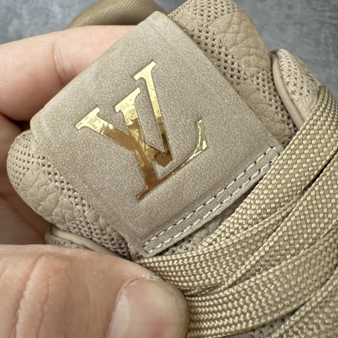 图片[8]-【佛山顶级超A版】Louis Vuitton LV Trainer系列 卡其吊牌 仓库现货 当天可取 私人订单 专柜混卖零售专供 所有配色均为购买原版复刻 整体版型 皮料 市场独一无二 后跟版型都可以自行对比[机智]吊打市场所有货 怒甩十条街，欢迎拿市场各大工厂的货来对比！ 鞋舌烫金超正 压印程度秒杀市面90%以上的高端货 新配色陆续开发出货 尺码：39-45-选品中心