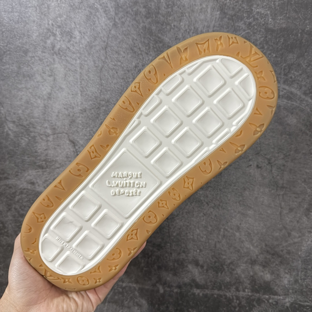 图片[9]-【HS顶级礼盒版】LV 路易威登LOUIS VUITTON Tilted Low Sneakers 倾斜系列低帮复古休闲运动文化百搭板鞋 2026早春款板鞋 饼干鞋 礼盒包装 私模开发大底 正确细节 原鞋原材料1：1打造 完美版型做工 欢迎对比市场任何品质的货品 广东原产 专业LV大厂出品 正确底 大底开发近半年 原楦型开发纸版 全鞋原材料打造 细节 针车 烫金 中底无可挑剔 包装说明书防尘布袋物件(附送官方快递加固牛皮纸外盒!!)# 尺码：39 40 41 42 43 44 45 46-选品中心