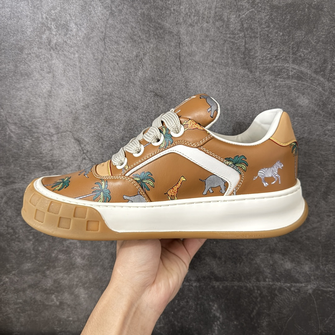 图片[2]-【HS顶级礼盒版】LV 路易威登LOUIS VUITTON Tilted Low Sneakers 倾斜系列低帮复古休闲运动文化百搭板鞋 2026早春款板鞋 饼干鞋 礼盒包装 私模开发大底 正确细节 原鞋原材料1：1打造 完美版型做工 欢迎对比市场任何品质的货品 广东原产 专业LV大厂出品 正确底 大底开发近半年 原楦型开发纸版 全鞋原材料打造 细节 针车 烫金 中底无可挑剔 包装说明书防尘布袋物件(附送官方快递加固牛皮纸外盒!!)# 尺码：39 40 41 42 43 44 45 46-选品中心