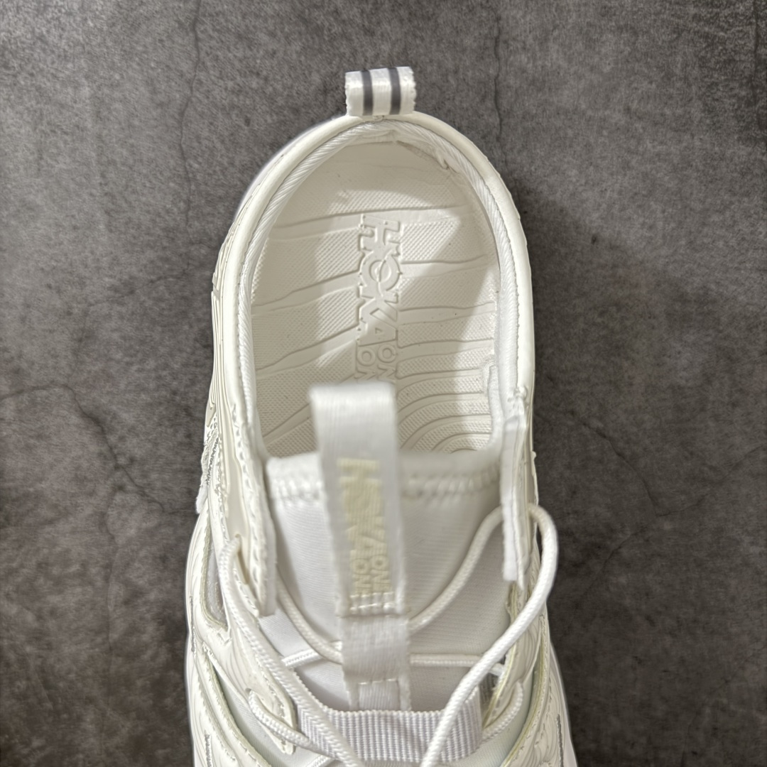 图片[8]-【绿x版】HOKA One One Hopara Sandals 霍帕拉系列水路两用溯溪涉水休闲户外露营凉鞋 作为先锋品牌的 HOKA ONE ONE总是以独特的方式 HOPA RA是一款溯溪鞋 又名排水鞋 可长期用于涉水和溯溪 保护脚底和脚趾的安全和舒适 鞋面材料速干 透气 耐磨 鞋底防滑 耐磨 抓地能力强 出于安全考虑 设计要求较高 涉水溯溪过程中 水 泥沙 可以直接从鞋内大孔排出 细纹鞋底使在岩石上抓地能力强 避免打滑 而上路后 鞋面具有快干透气等优点 尺码：36 36.5 37.5 38 39 40 40.5 41 42 42.5 43 44 45-选品中心