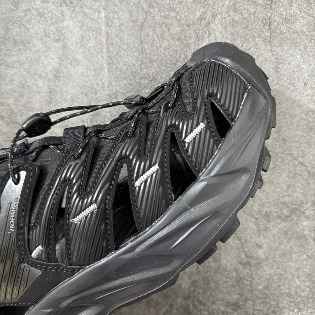 图片[6]-【绿x版】HOKA One One Hopara Sandals 霍帕拉系列水路两用溯溪涉水休闲户外露营凉鞋 作为先锋品牌的 HOKA ONE ONE总是以独特的方式 HOPA RA是一款溯溪鞋 又名排水鞋 可长期用于涉水和溯溪 保护脚底和脚趾的安全和舒适 鞋面材料速干 透气 耐磨 鞋底防滑 耐磨 抓地能力强 出于安全考虑 设计要求较高 涉水溯溪过程中 水 泥沙 可以直接从鞋内大孔排出 细纹鞋底使在岩石上抓地能力强 避免打滑 而上路后 鞋面具有快干透气等优点 尺码：36 36.5 37.5 38 39 40 40.5 41 42 42.5 43 44 45-选品中心