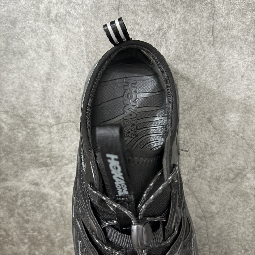 图片[8]-【绿x版】HOKA One One Hopara Sandals 霍帕拉系列水路两用溯溪涉水休闲户外露营凉鞋 作为先锋品牌的 HOKA ONE ONE总是以独特的方式 HOPA RA是一款溯溪鞋 又名排水鞋 可长期用于涉水和溯溪 保护脚底和脚趾的安全和舒适 鞋面材料速干 透气 耐磨 鞋底防滑 耐磨 抓地能力强 出于安全考虑 设计要求较高 涉水溯溪过程中 水 泥沙 可以直接从鞋内大孔排出 细纹鞋底使在岩石上抓地能力强 避免打滑 而上路后 鞋面具有快干透气等优点 尺码：36 36.5 37.5 38 39 40 40.5 41 42 42.5 43 44 45-选品中心