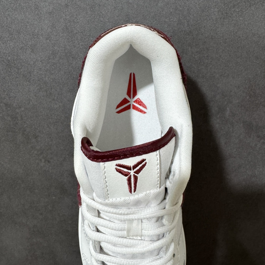 图片[6]-【YC版本】NIKE DUNK SB LOW 全新配色 SB顾名思义，具有经典的Dunk血缘，又注入了更多的时尚元素。相较于普通的Dunk滑板鞋，改良版的Dunk SB加厚了鞋舌的填充，使舒适性大大提升，同时也更方便穿脱；中底部分则加入了脚感柔软舒适Zoom Air气垫，有效吸收滑板等极限运动在落地时带来的冲击力，为街头运动者们提供更好的保护 货号：IV0263-100 尺码：40 40.5 41 42 42.5 43 44 44.5 45 46-选品中心
