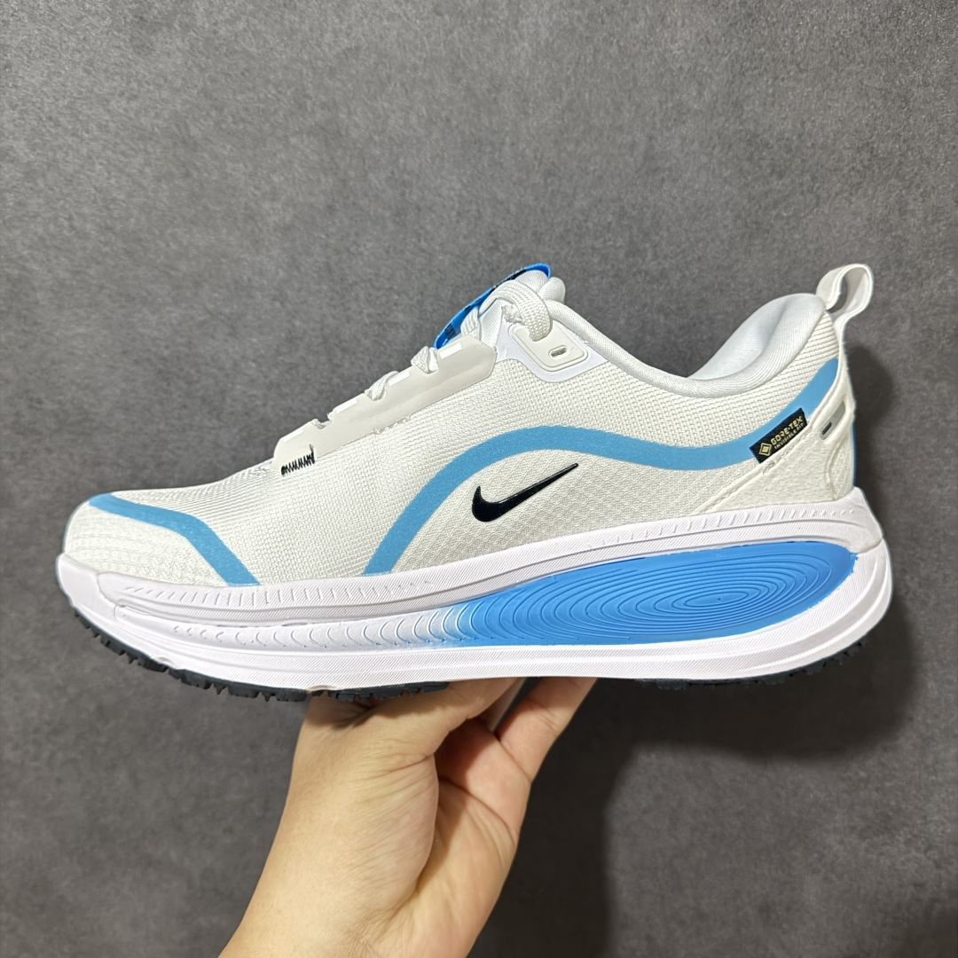 图片[2]-【纯原组合底版】Nike Air Zoom Vomero 18 登月18 缓震休闲跑鞋 HQE98-005 市面唯一正确组合底 外贸专供订单 原厂折返国内销售 国外专柜标准数据开发 拥有 Zoom Air 一如既往的稳定感和流畅感 鞋面采用工程网眼设计 为特定高热区域营造出色透气性 进一步增加鞋面的穿孔数量 让足部能够快速散热 中足搭配 Flywire 飞线 在高速运动时营造舒适稳定的贴合感 内置Zoon气垫加持 动力十足 ！ 尺码：36 36.5 37.5 38 38.5 39 40 40.5 41 42 42.5 43 44 44.5 45-选品中心