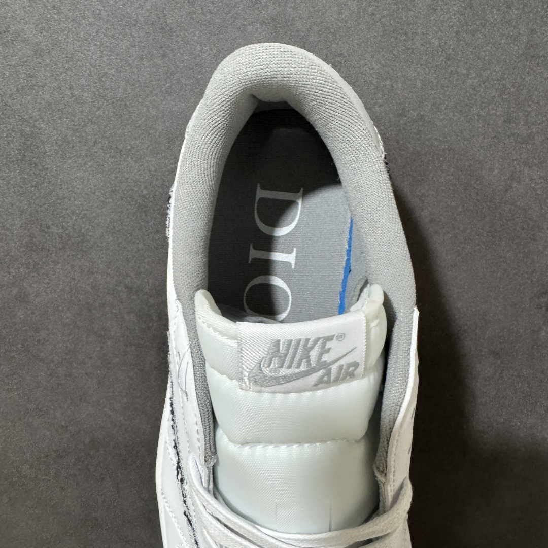 图片[6]-【公司级】Nike Air Jordan 1 x Travis Scott AJ1倒勾 乔一倒钩 ‘DIY’定制迪奥 耐克 低帮文化篮球鞋 完美品质出货 细节如图所示 鞋面切割工整 冲孔整齐干净 中底拉帮线 整体清洁度非常好 货号：DM7866-723 尺码：36 36.5 37.5 38 38.5 39 40 40.5 41 42 42.5 43 44 45-选品中心