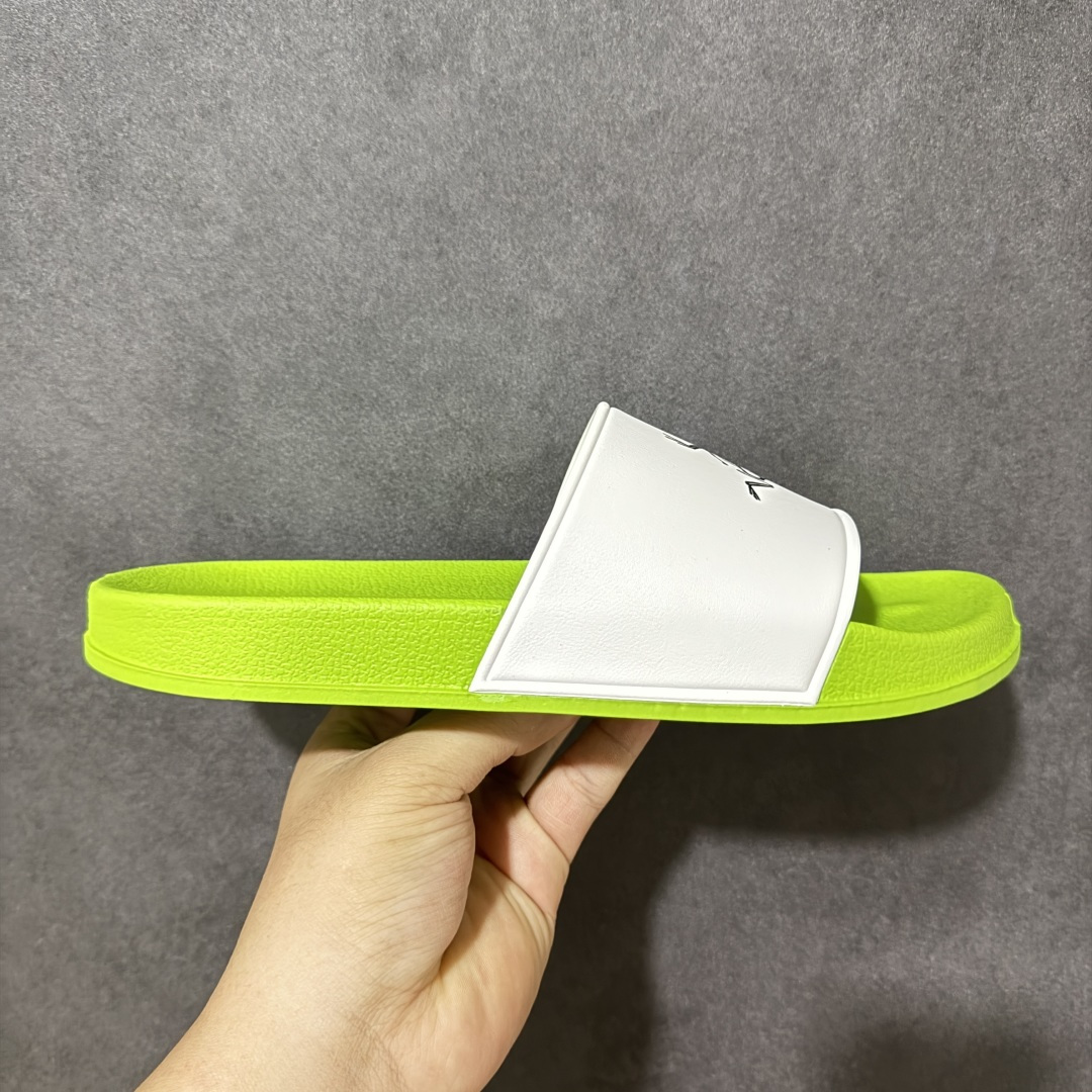【公司级】Arcteryx Slipper PRO M 始祖鸟一字拖鞋 泼墨街头潮牌沙滩拖鞋 中底设计提供更佳支撑和舒适感受 一片式鞋面搭配加厚衬里 贴合脚面 给予舒适脚感 进口天然橡胶大底 超舒适顶级脚感 纳米纹防滑内底 防滑吸盘鞋底 踩浓浓屎感 秒杀市面一切版本 货号: 0772183363 尺码:36 37 38 39 40 41 42 43 44 45 编码: FJA170180-选品中心