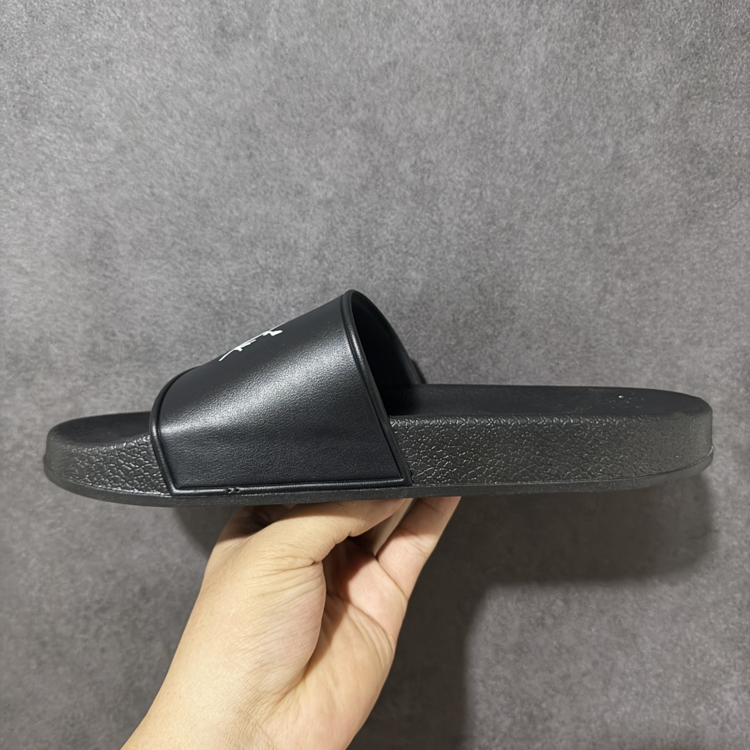 图片[2]-【公司级】Arcteryx Slipper PRO M 始祖鸟一字拖鞋 泼墨街头潮牌沙滩拖鞋 中底设计提供更佳支撑和舒适感受 一片式鞋面搭配加厚衬里 贴合脚面 给予舒适脚感 进口天然橡胶大底 超舒适顶级脚感 纳米纹防滑内底 防滑吸盘鞋底 踩浓浓屎感 秒杀市面一切版本 货号： 0772183363 尺码：36 37 38 39 40 41 42 43 44 45 编码： FJA170180-选品中心