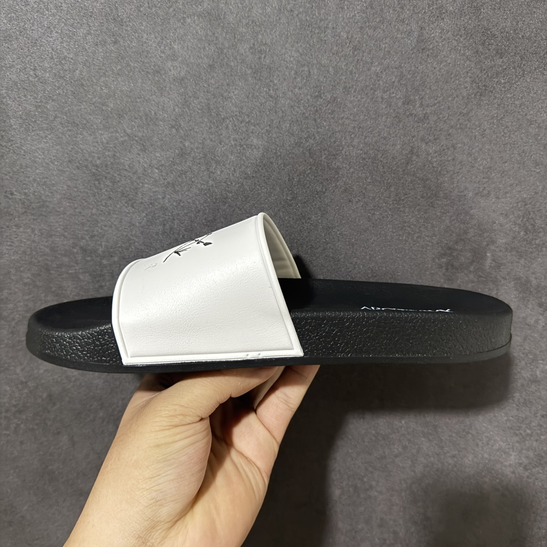 图片[2]-【公司级】Arcteryx Slipper PRO M 始祖鸟一字拖鞋 泼墨街头潮牌沙滩拖鞋 中底设计提供更佳支撑和舒适感受 一片式鞋面搭配加厚衬里 贴合脚面 给予舒适脚感 进口天然橡胶大底 超舒适顶级脚感 纳米纹防滑内底 防滑吸盘鞋底 踩浓浓屎感 秒杀市面一切版本 货号： 0772183363 尺码：36 37 38 39 40 41 42 43 44 45 编码： FJA170180-选品中心
