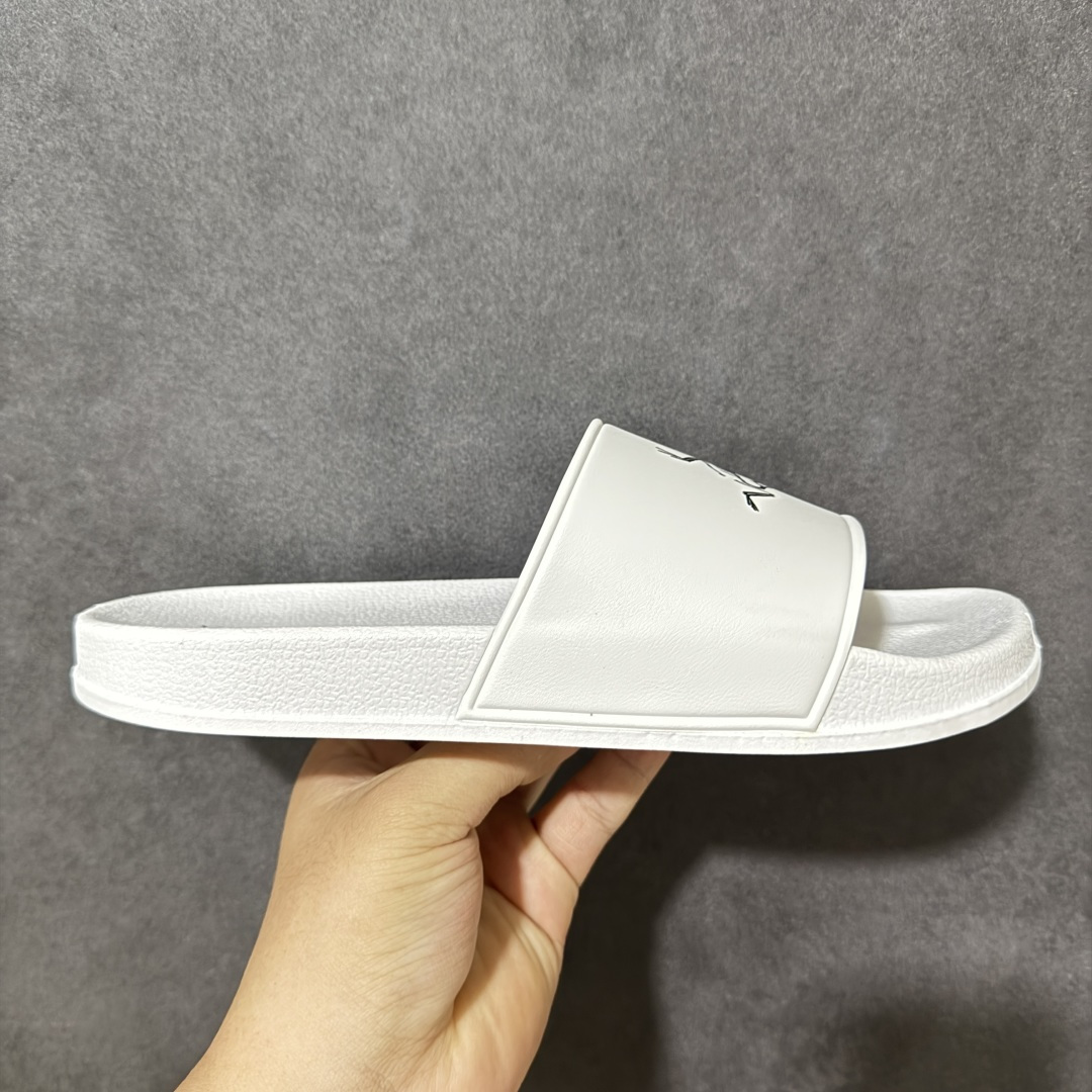【公司级】Arcteryx Slipper PRO M 始祖鸟一字拖鞋 泼墨街头潮牌沙滩拖鞋 中底设计提供更佳支撑和舒适感受 一片式鞋面搭配加厚衬里 贴合脚面 给予舒适脚感 进口天然橡胶大底 超舒适顶级脚感 纳米纹防滑内底 防滑吸盘鞋底 踩浓浓屎感 秒杀市面一切版本 货号: 0772183363 尺码:36 37 38 39 40 41 42 43 44 45 编码: FJA170180-选品中心