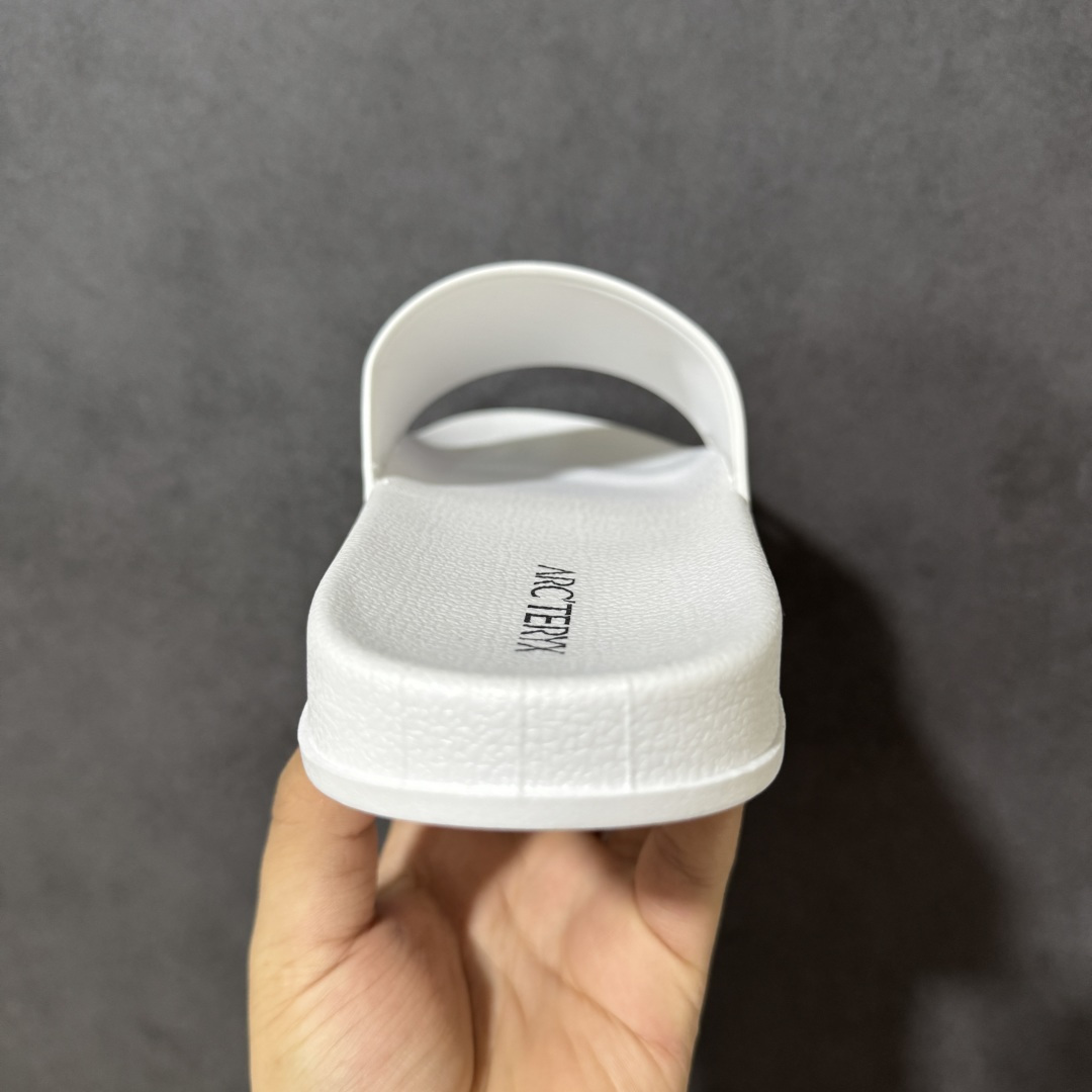 图片[4]-【公司级】Arcteryx Slipper PRO M 始祖鸟一字拖鞋 泼墨街头潮牌沙滩拖鞋 中底设计提供更佳支撑和舒适感受 一片式鞋面搭配加厚衬里 贴合脚面 给予舒适脚感 进口天然橡胶大底 超舒适顶级脚感 纳米纹防滑内底 防滑吸盘鞋底 踩浓浓屎感 秒杀市面一切版本 货号： 0772183363 尺码：36 37 38 39 40 41 42 43 44 45 编码： FJA170180-选品中心