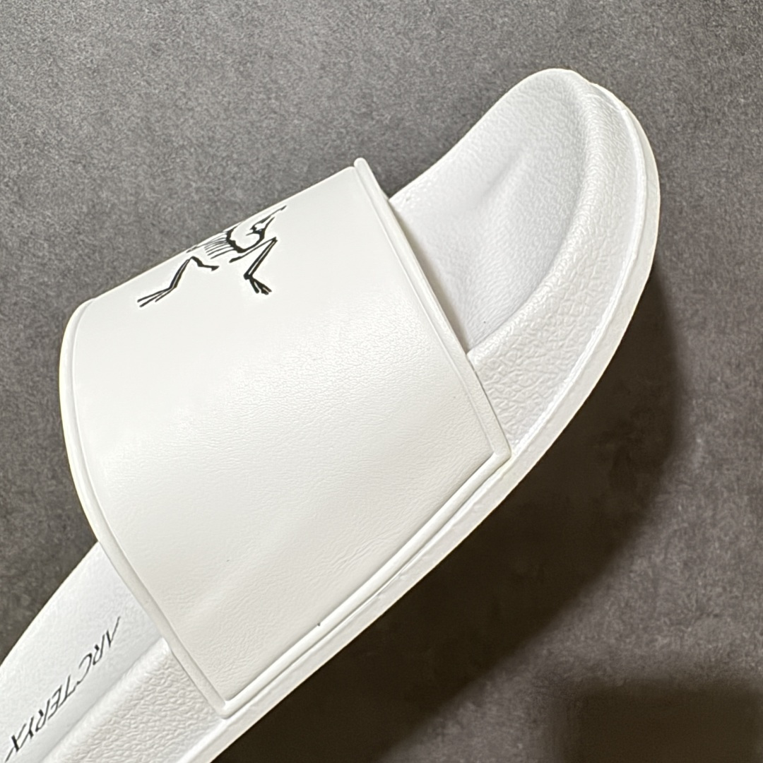 图片[8]-【公司级】Arcteryx Slipper PRO M 始祖鸟一字拖鞋 泼墨街头潮牌沙滩拖鞋 中底设计提供更佳支撑和舒适感受 一片式鞋面搭配加厚衬里 贴合脚面 给予舒适脚感 进口天然橡胶大底 超舒适顶级脚感 纳米纹防滑内底 防滑吸盘鞋底 踩浓浓屎感 秒杀市面一切版本 货号： 0772183363 尺码：36 37 38 39 40 41 42 43 44 45 编码： FJA170180-选品中心