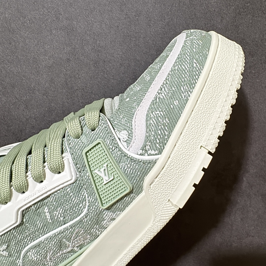 图片[8]-【性价比礼盒版】Louis Vuitton LV Trainer系列高奢运动鞋潮人必备单品 同步ZP官网空胶工艺 挂饰均镶嵌NFC芯片感应装置 正确胶片断点式设计 中底正确还原原版油印字母比例 1：1原楦格板、楦头、刀磨全新升级！ 独家订制顶级压纹麂皮 原版开模TPU大底 质感原版一致 垫脚聚米微料加透气英伦网布 细节完美呈现！ 尺码：35-47-选品中心