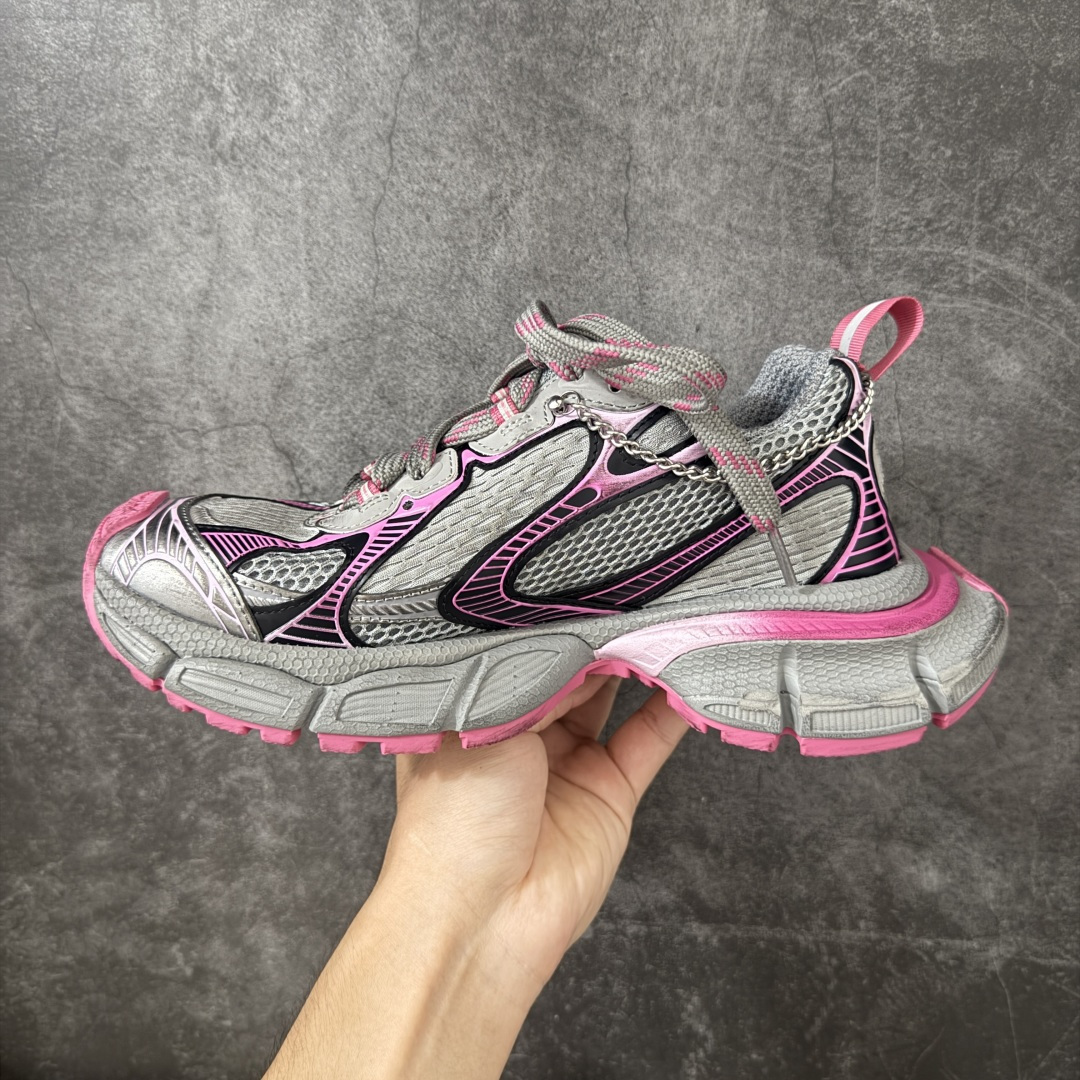 图片[2]-【XA版本】BALENCIAGA 3XL Sneakers 链扣配饰 巴黎世家十代网布系带低帮走秀复古老爹鞋 全套原纸板楦头开发 最原汁原味的灵魂版型 全鞋荧光划线卡点 胶水把控整洁度追求极致完美 每一双都是工艺品 多重QC质检 超越公司货的品控标准 实实在在的免检产品 原盒原配 正确字体电绣 粗细、位置、大小正确 侧边TPU 透气孔匹配意产原版 正确分离大底 TPU软底 原版一致大底LOGO 立体感十足 原厂皮料水洗做旧 采购原厂网纱 不含皮革 网布材料和聚氨酯 磨损效果 鞋头边缘和后帮 Balenciaga 徽标 鞋面和后跟凸印尺码 鞋舌 3XL 橡胶品牌标识和反光细节 鞋帮拉袢和鞋舌拉祥 配反光细节 备用鞋带在鞋履前侧 可在穿着前取下 便于不同造型搭配 偏大一码 尺码：35-46-选品中心