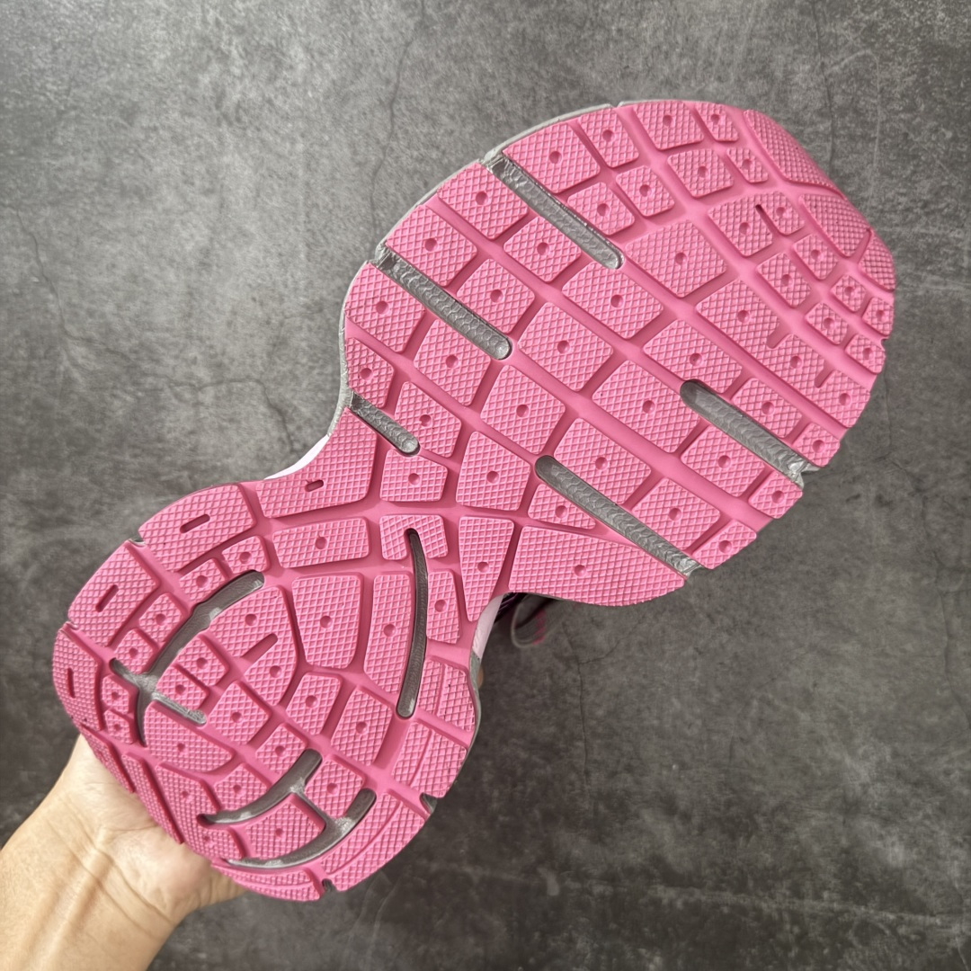 图片[9]-【XA版本】BALENCIAGA 3XL Sneakers 链扣配饰 巴黎世家十代网布系带低帮走秀复古老爹鞋 全套原纸板楦头开发 最原汁原味的灵魂版型 全鞋荧光划线卡点 胶水把控整洁度追求极致完美 每一双都是工艺品 多重QC质检 超越公司货的品控标准 实实在在的免检产品 原盒原配 正确字体电绣 粗细、位置、大小正确 侧边TPU 透气孔匹配意产原版 正确分离大底 TPU软底 原版一致大底LOGO 立体感十足 原厂皮料水洗做旧 采购原厂网纱 不含皮革 网布材料和聚氨酯 磨损效果 鞋头边缘和后帮 Balenciaga 徽标 鞋面和后跟凸印尺码 鞋舌 3XL 橡胶品牌标识和反光细节 鞋帮拉袢和鞋舌拉祥 配反光细节 备用鞋带在鞋履前侧 可在穿着前取下 便于不同造型搭配 偏大一码 尺码：35-46-选品中心