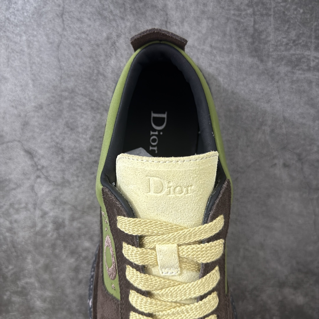 图片[8]-【广东礼盒版】Dior Squash 2026春夏复古麂皮休闲运动鞋。 鞋面采用进口反毛麂皮，触感细腻耐磨，拼接轻量化防水科技布，透气不闷脚，鞋侧立体DIO标识，低调凸显品牌质感。 加厚分层缓震中底，有效缓冲走路压力，隐形3cm增高修饰腿型；锯齿形防滑橡胶大底，抓地力强，通勤、出游、运动都适配。 尺码：39 40 41 42 43 44 45-选品中心