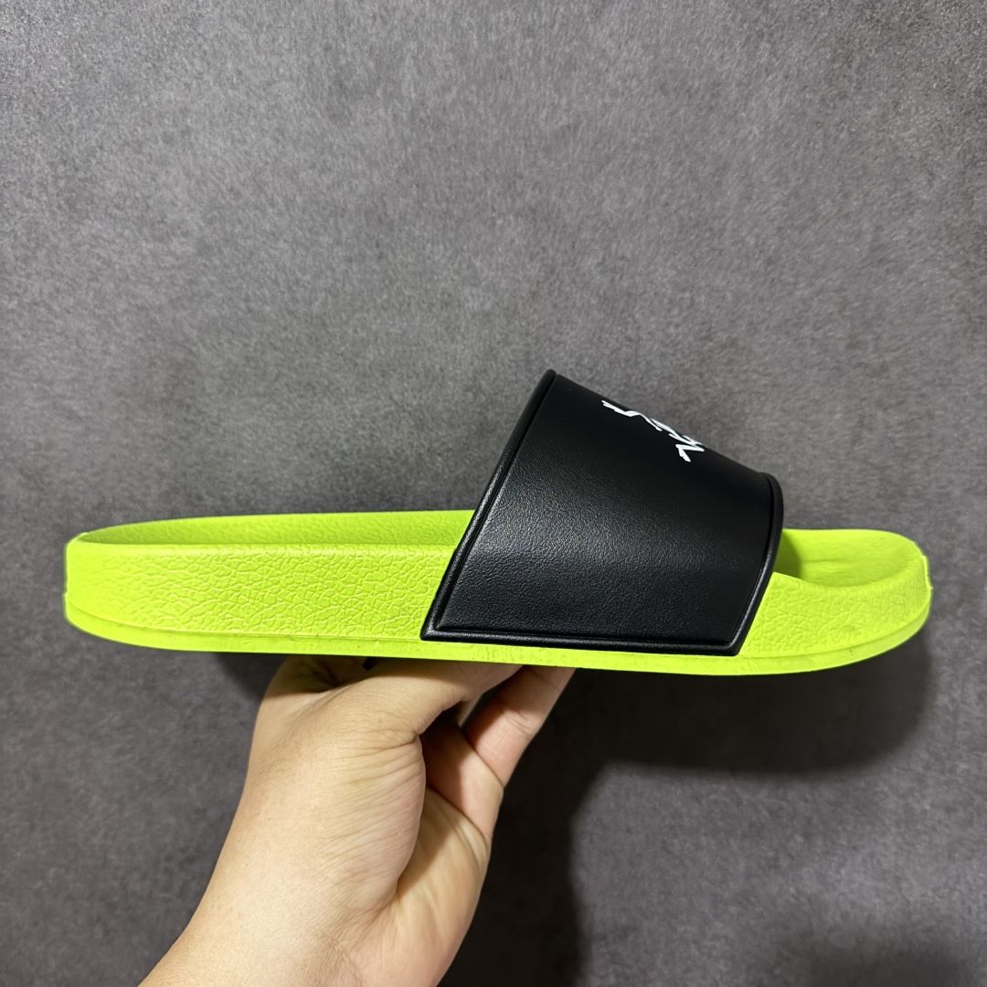 【公司级】Arcteryx Slipper PRO M 始祖鸟一字拖鞋 泼墨街头潮牌沙滩拖鞋 中底设计提供更佳支撑和舒适感受 一片式鞋面搭配加厚衬里 贴合脚面 给予舒适脚感 进口天然橡胶大底 超舒适顶级脚感 纳米纹防滑内底 防滑吸盘鞋底 踩浓浓屎感 秒杀市面一切版本 货号: 0772183363 尺码:36 37 38 39 40 41 42 43 44 45 46 47 编码: FJA170180-选品中心