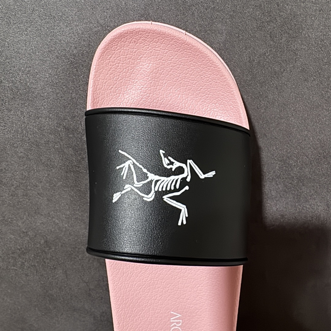 图片[5]-【公司级】Arcteryx Slipper PRO M 始祖鸟一字拖鞋 泼墨街头潮牌沙滩拖鞋 中底设计提供更佳支撑和舒适感受 一片式鞋面搭配加厚衬里 贴合脚面 给予舒适脚感 进口天然橡胶大底 超舒适顶级脚感 纳米纹防滑内底 防滑吸盘鞋底 踩浓浓屎感 秒杀市面一切版本 货号： 0772183363 尺码：36 37 38 39 40 41 42 43 44 45 46 47 编码： FJA170180-选品中心