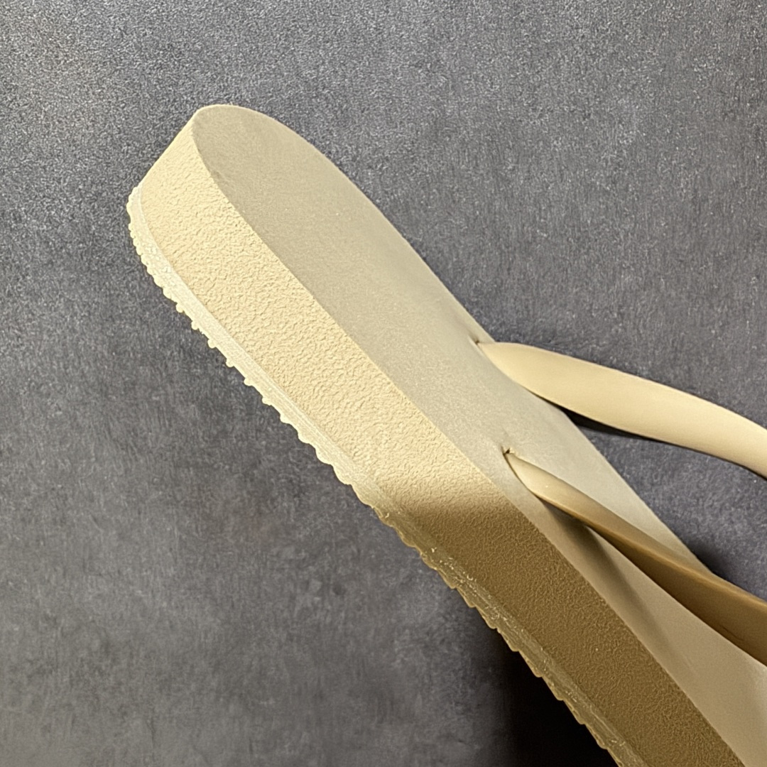 图片[7]-特价【公司级特价】Balenciaga巴黎世家 TRACK SNEAKER 圆头夹趾人字拖鞋 广东原产 采用PU高密度防滑橡胶鞋底及3D立体TPU材质 配置正确 包装灰色礼盒 货号：812925 WITAB 9710 尺码：40-45-选品中心